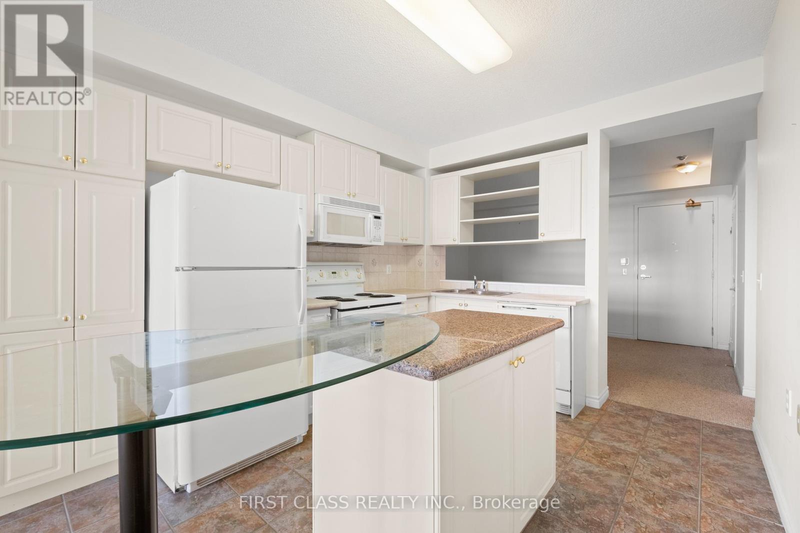 905 - 200 Burnhamthorpe Road E, Mississauga (Mississauga Valleys), Ontario  L5A 4E8 - Photo 6 - W12444634