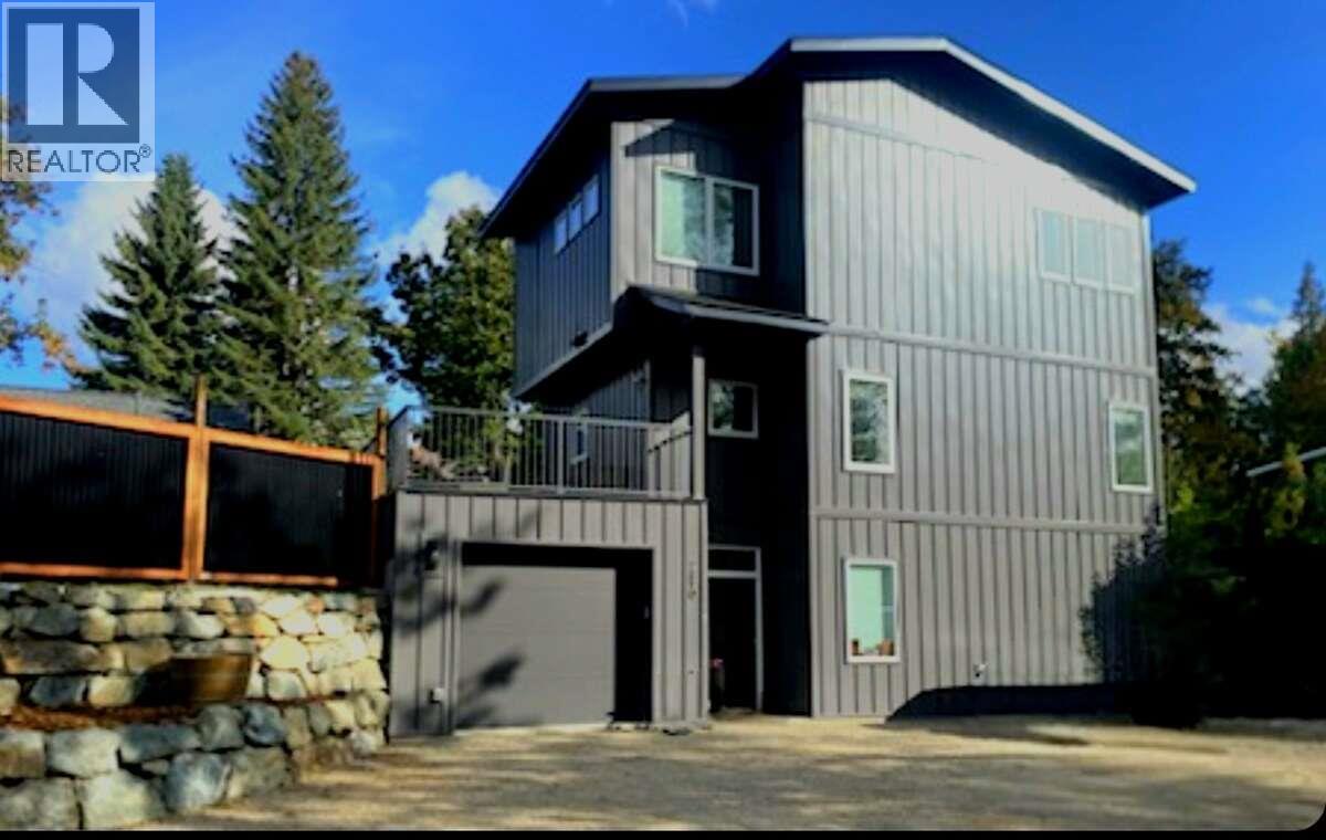 2690 Monte Christo Street, Rossland, British Columbia