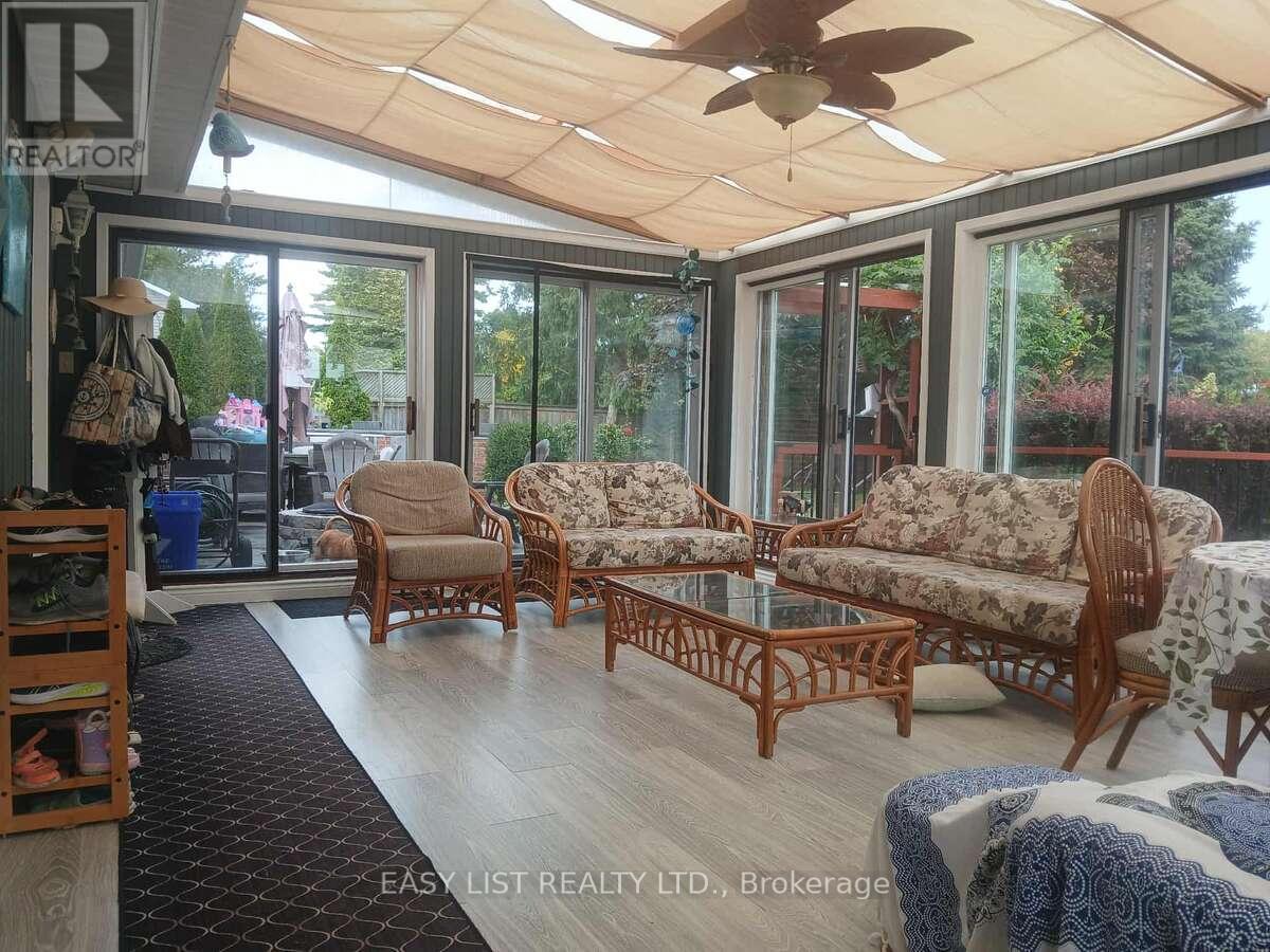 7652 Harris Point Drive, Plympton-Wyoming, Ontario  N0N 1J6 - Photo 9 - X12444601