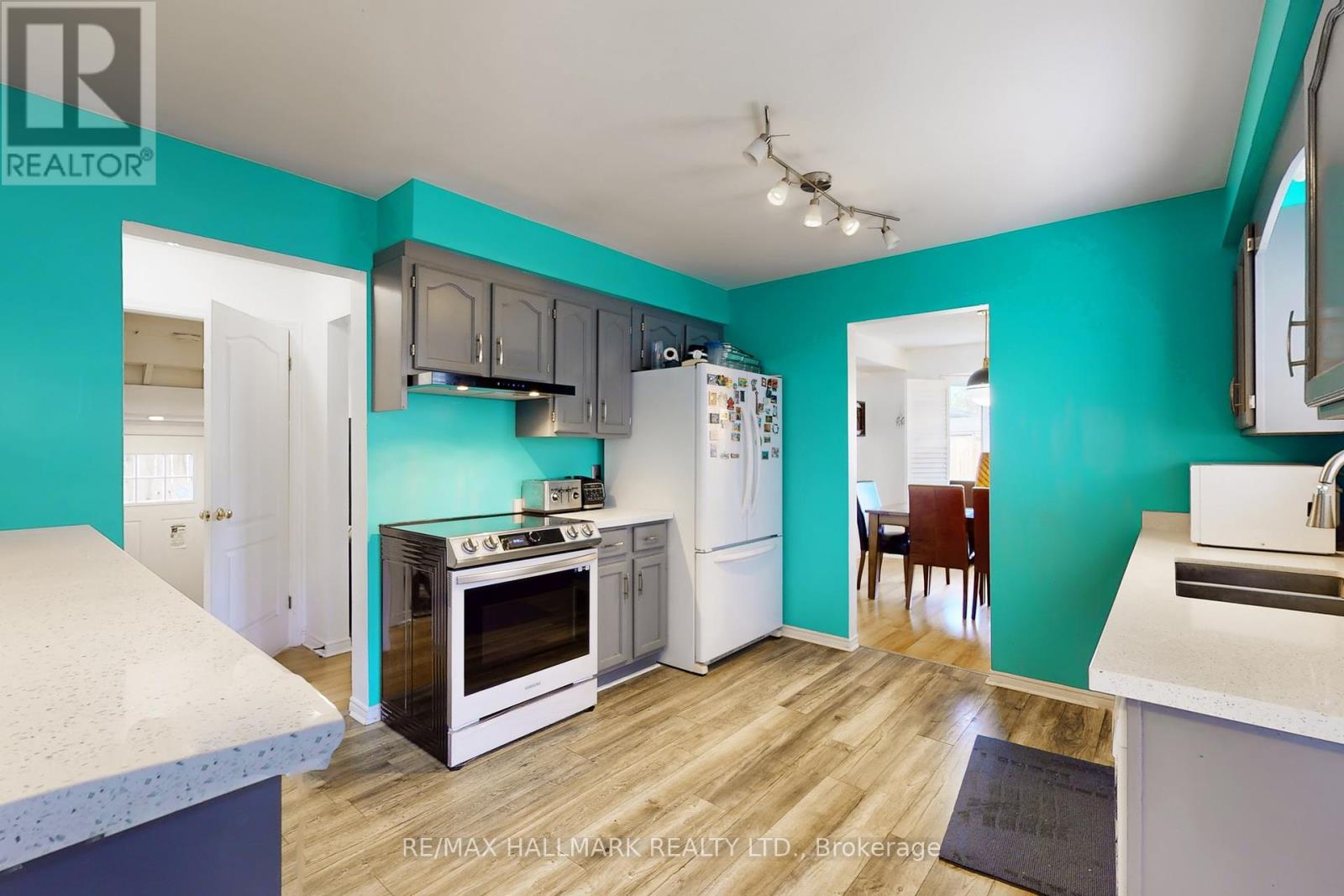 7863 Alfred Street, Niagara Falls, Ontario  L2H 2W8 - Photo 8 - X12444610