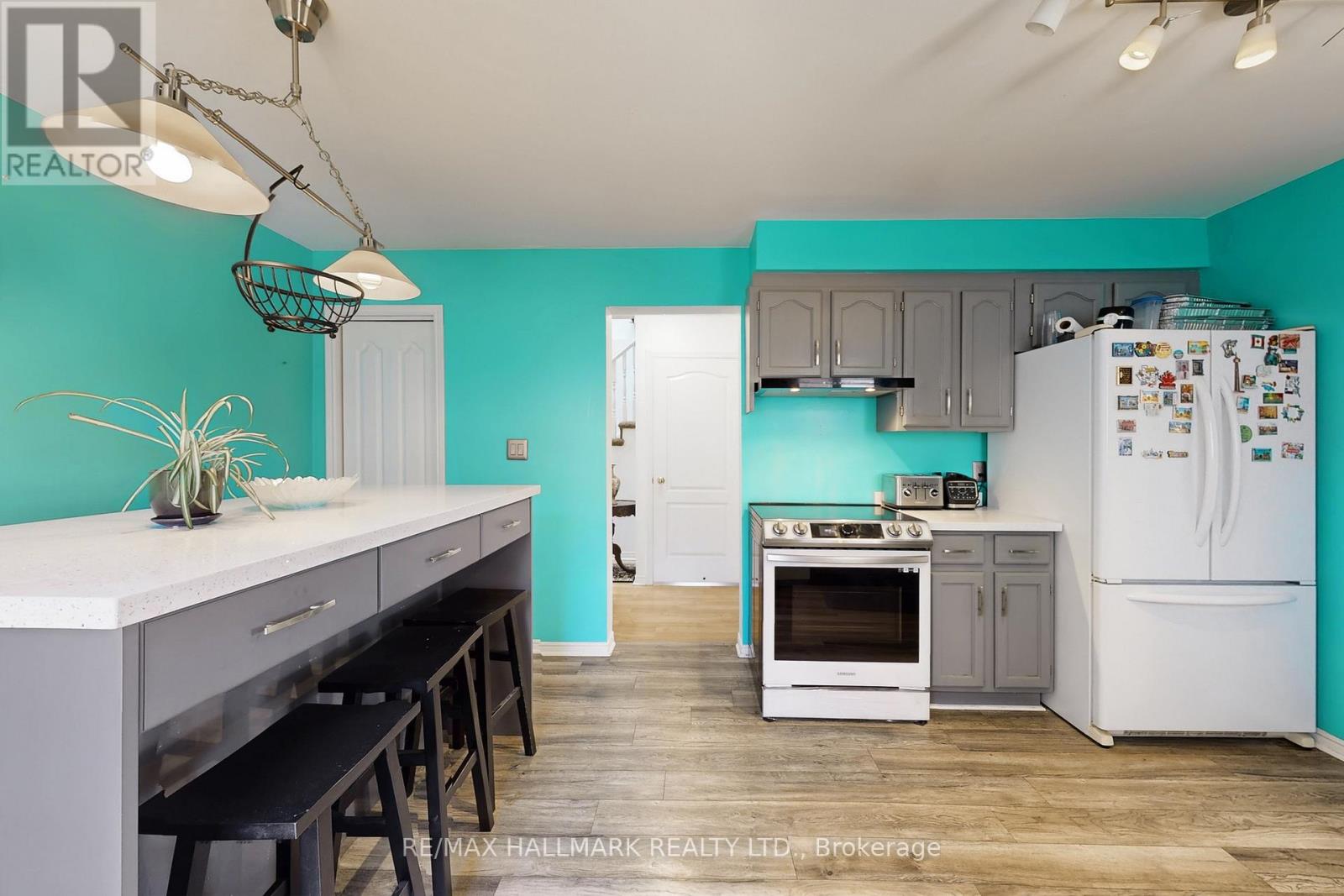 7863 Alfred Street, Niagara Falls, Ontario  L2H 2W8 - Photo 9 - X12444610