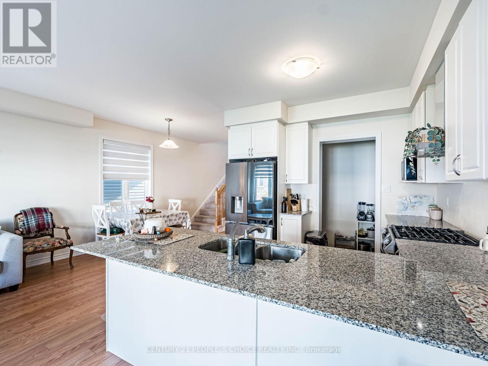 25 Conboy Drive, Erin, Ontario  N0B 1T0 - Photo 14 - X12444613