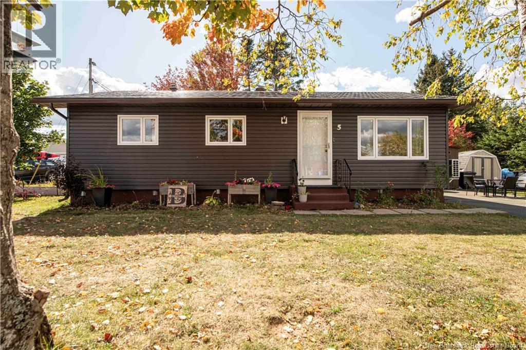 5 Pelton Street, Moncton, New Brunswick  E1G 1L3 - Photo 1 - NB127660