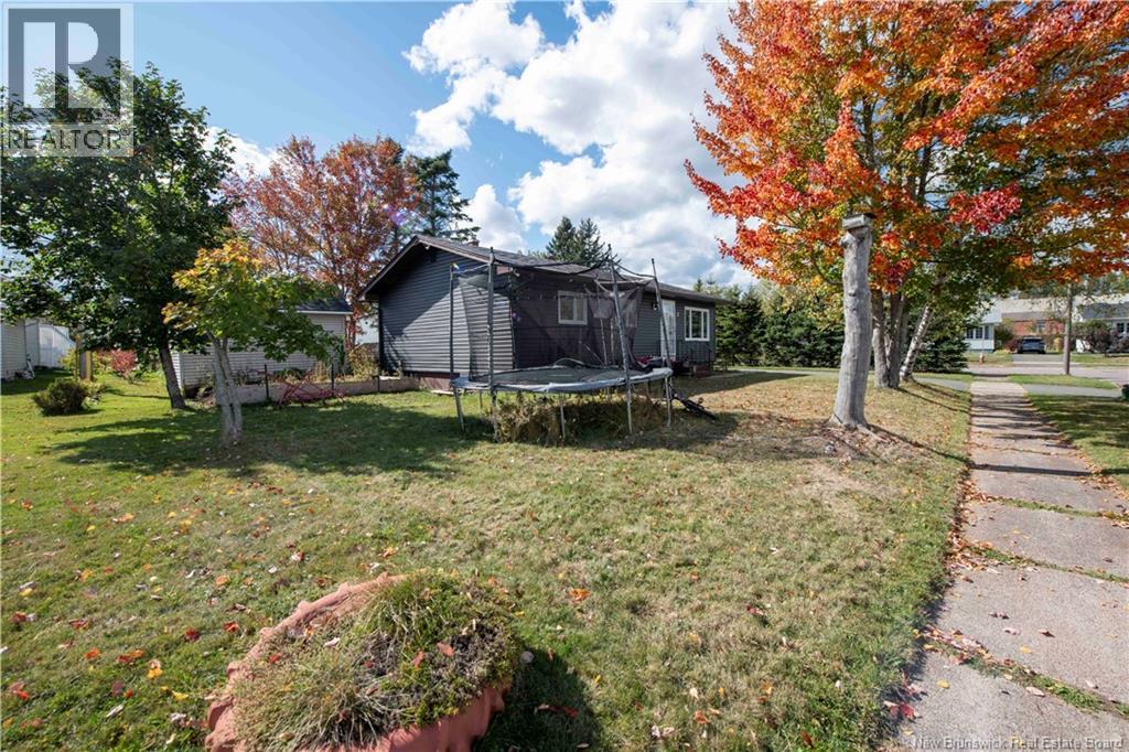 5 Pelton Street, Moncton, New Brunswick  E1G 1L3 - Photo 3 - NB127660