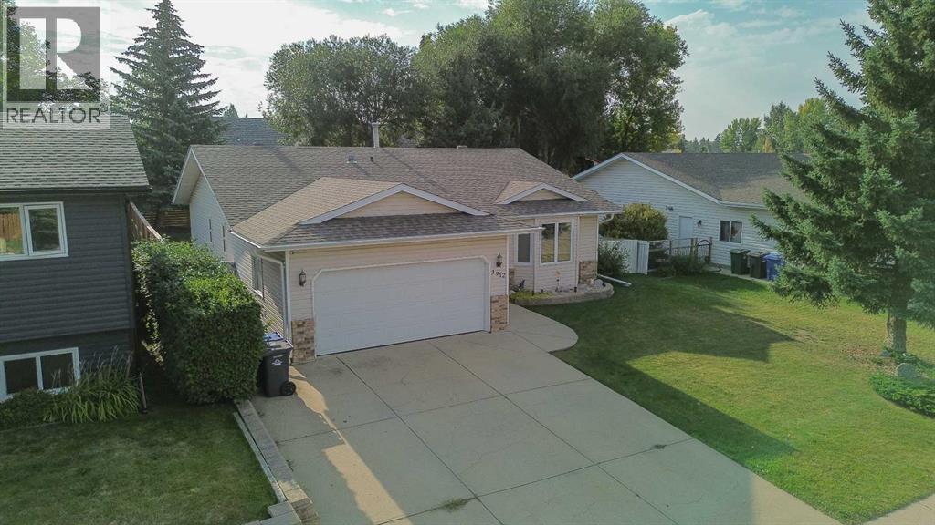 3912 54th Avenue, Innisfail, Alberta  T4G 1E9 - Photo 1 - A2257927