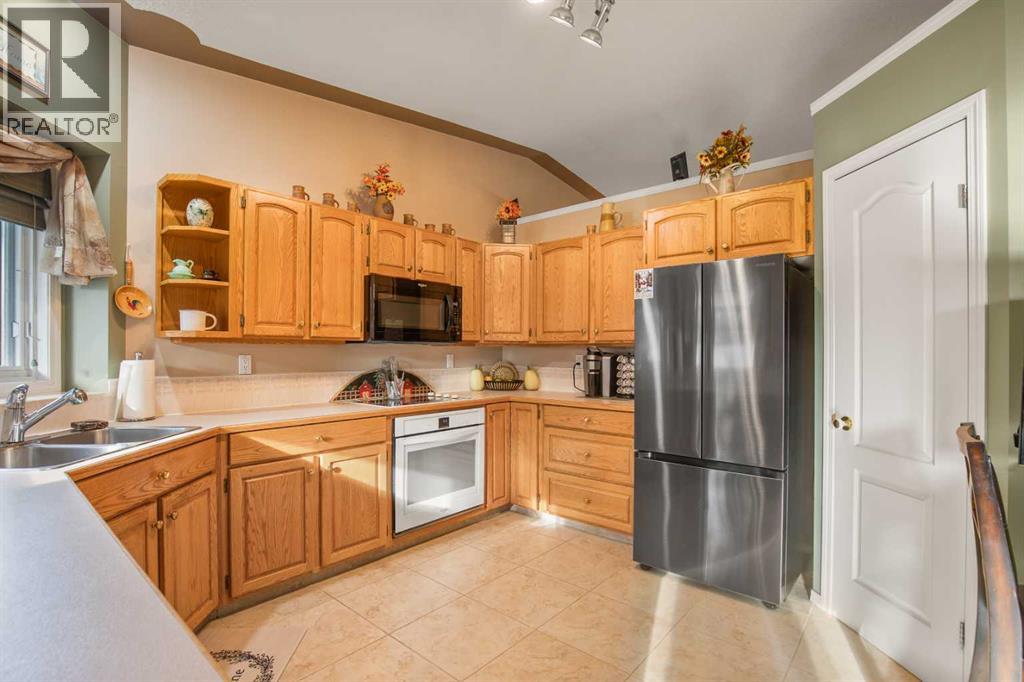 3912 54th Avenue, Innisfail, Alberta  T4G 1E9 - Photo 11 - A2257927