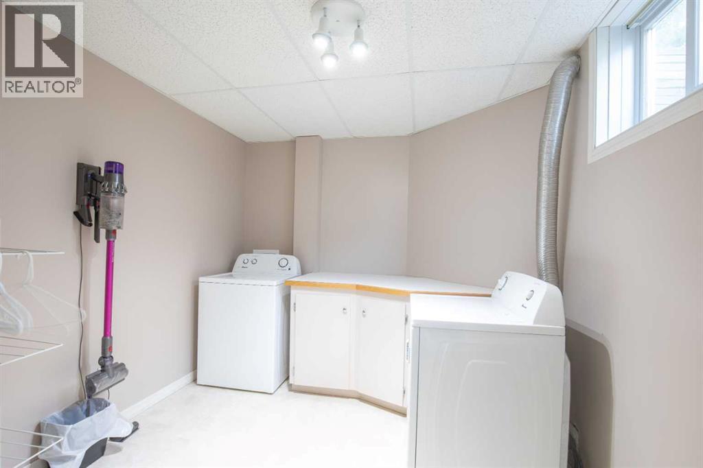 3912 54th Avenue, Innisfail, Alberta  T4G 1E9 - Photo 28 - A2257927