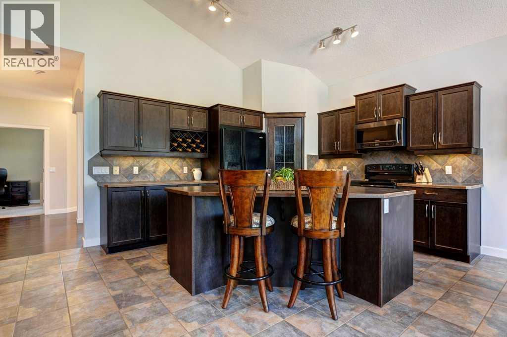 2604 Coopers Circle Sw, Airdrie, Alberta  T4B 3K2 - Photo 3 - A2248739