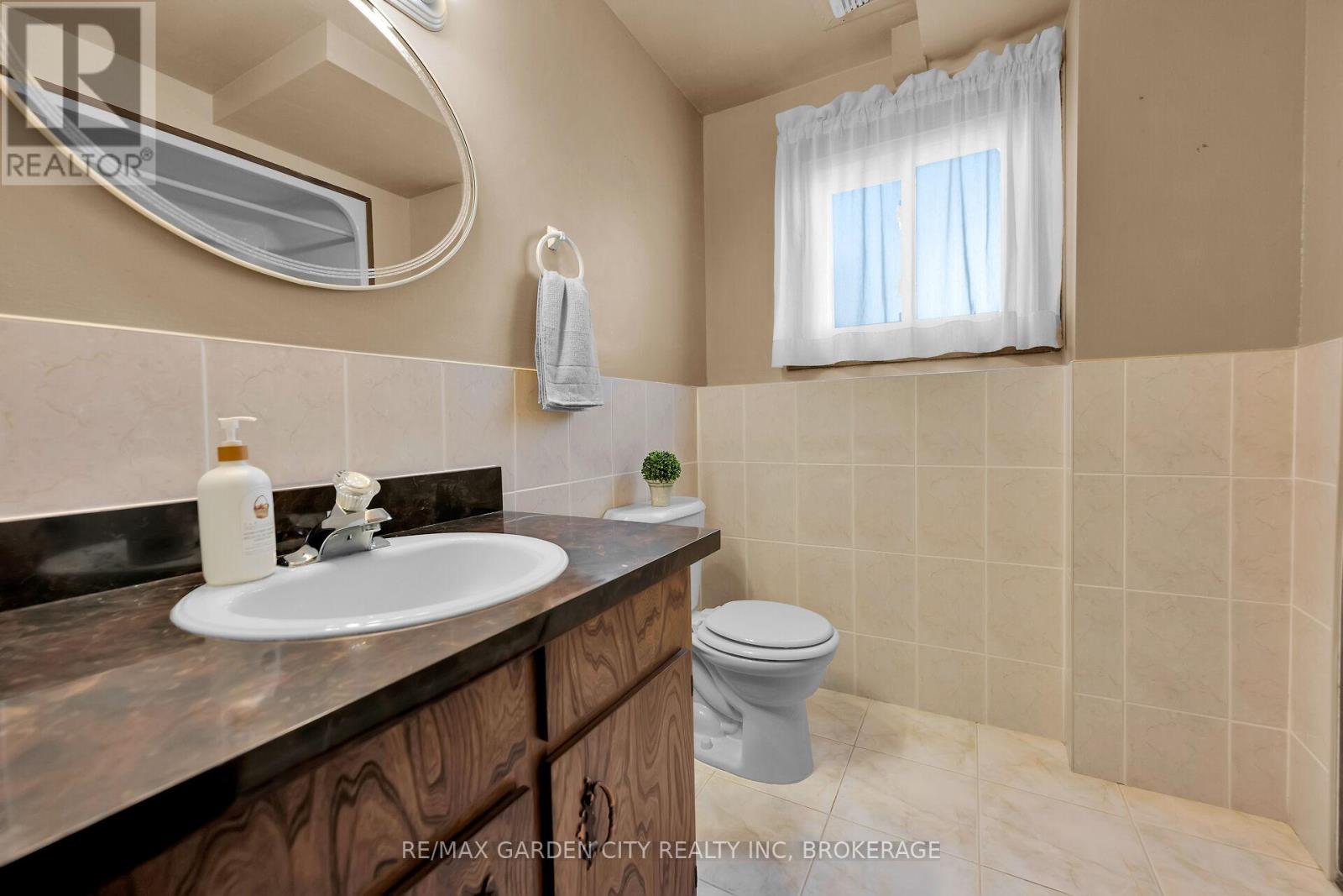 10 Macoomb Drive, Welland, Ontario  L3C 5T9 - Photo 33 - X12440351
