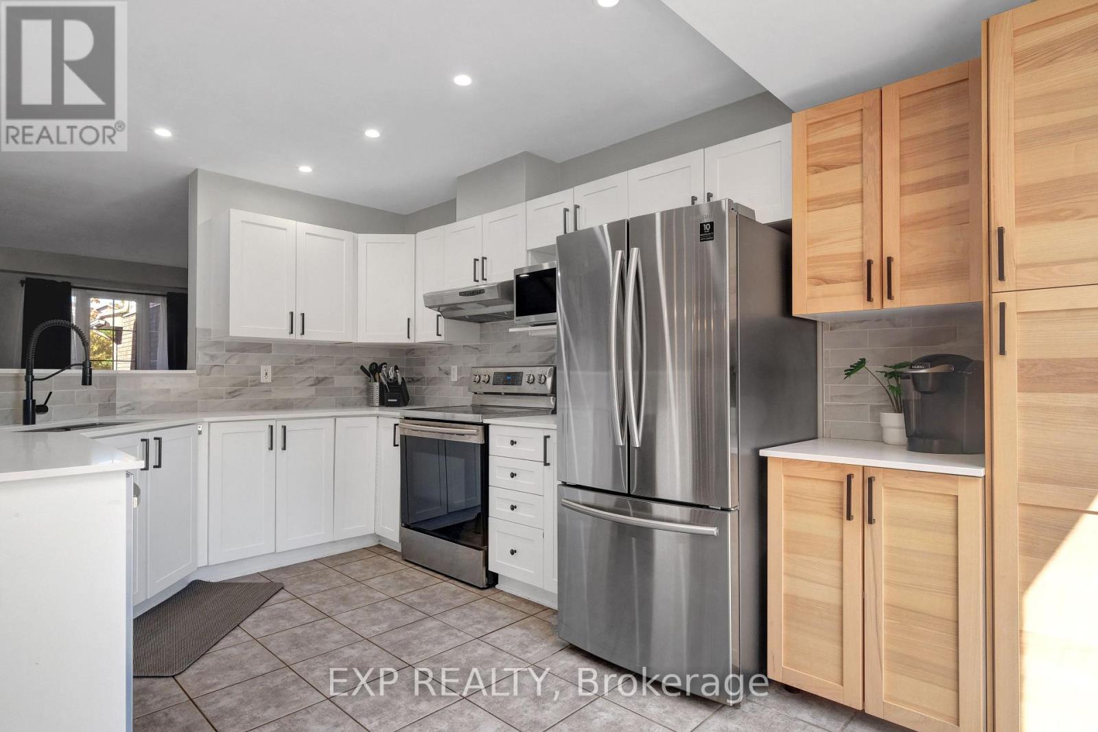 104 Carwood Circle, Ottawa, Ontario  K1K 4V5 - Photo 14 - X12444640