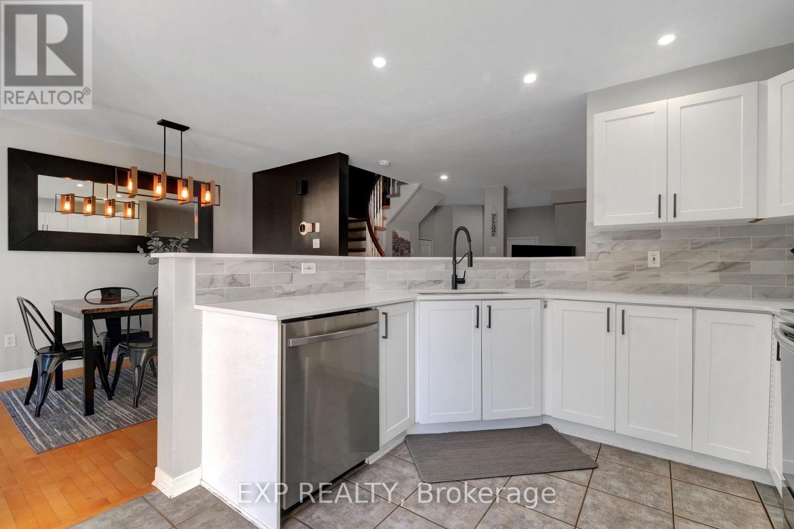 104 Carwood Circle, Ottawa, Ontario  K1K 4V5 - Photo 16 - X12444640