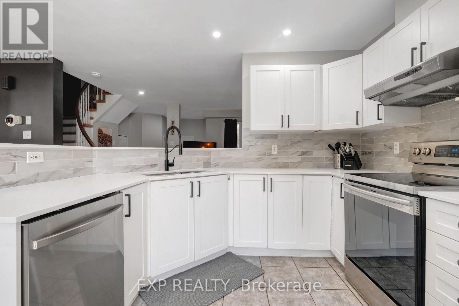 104 Carwood Circle, Ottawa, Ontario  K1K 4V5 - Photo 18 - X12444640
