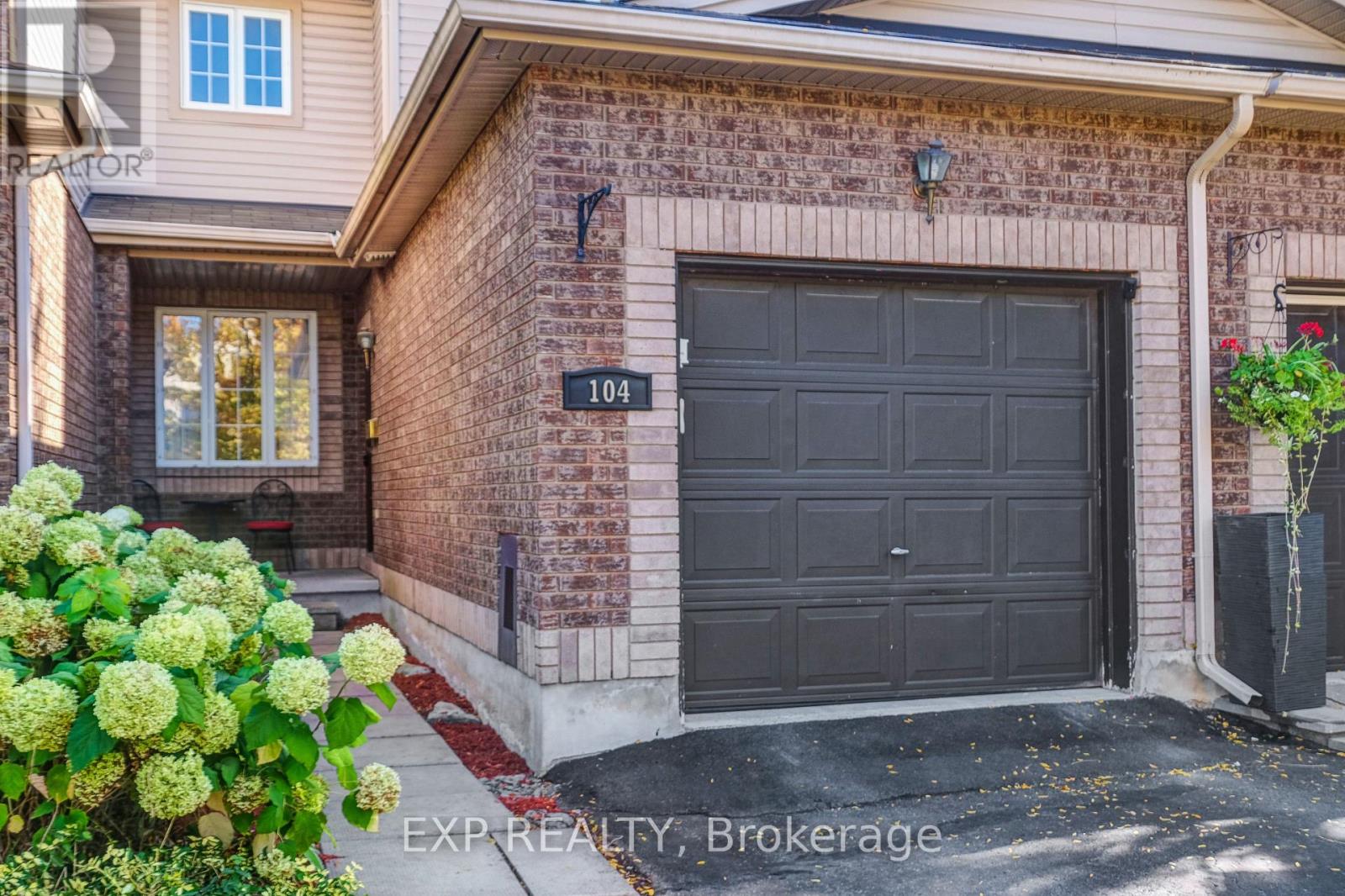 104 Carwood Circle, Ottawa, Ontario  K1K 4V5 - Photo 2 - X12444640