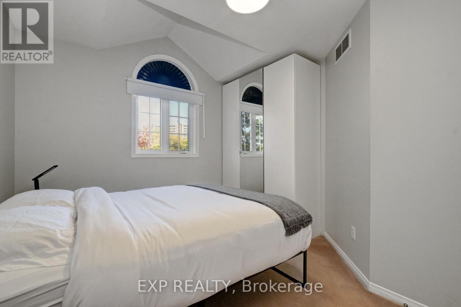 104 Carwood Circle, Ottawa, Ontario  K1K 4V5 - Photo 34 - X12444640