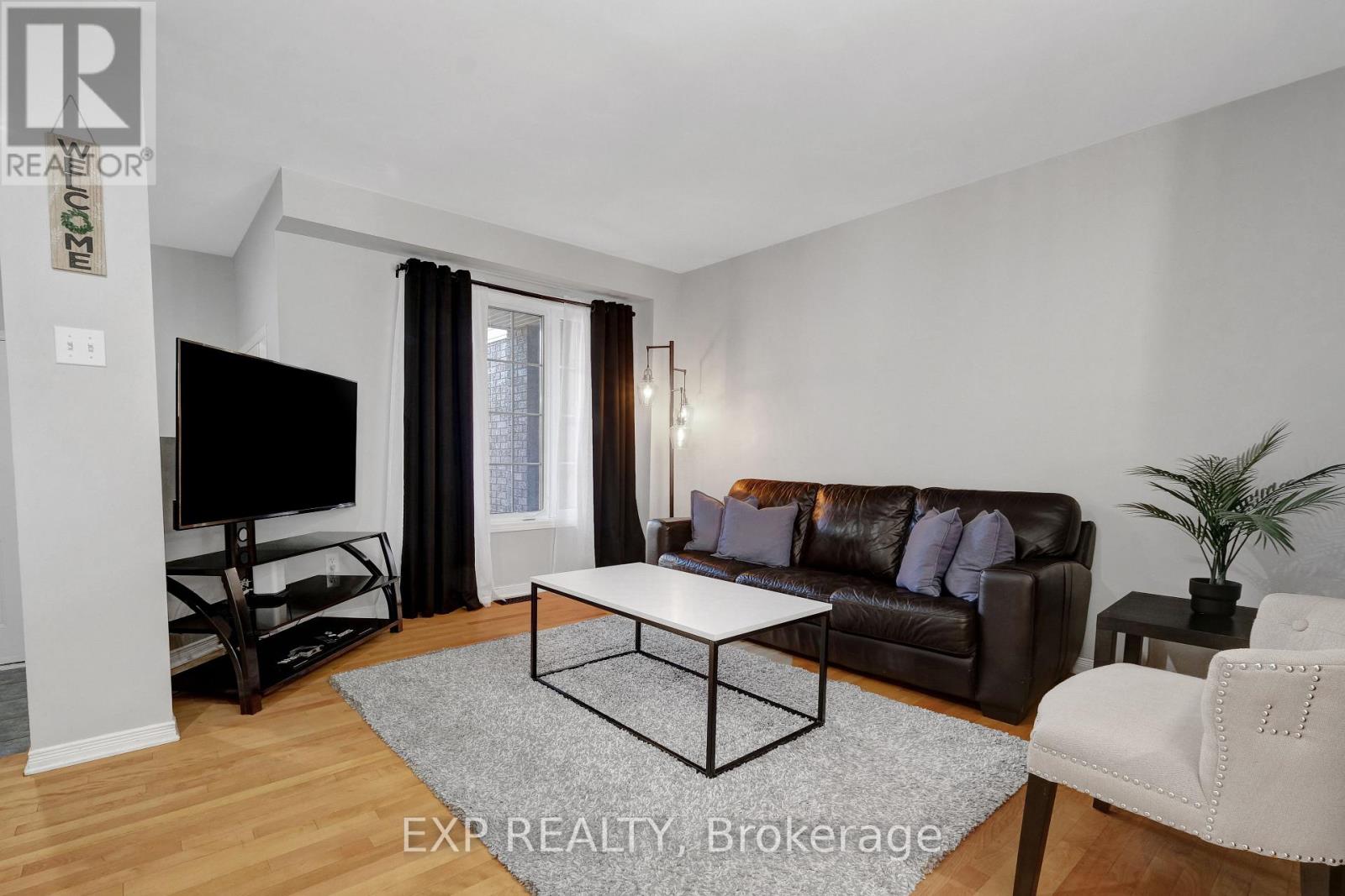 104 Carwood Circle, Ottawa, Ontario  K1K 4V5 - Photo 9 - X12444640