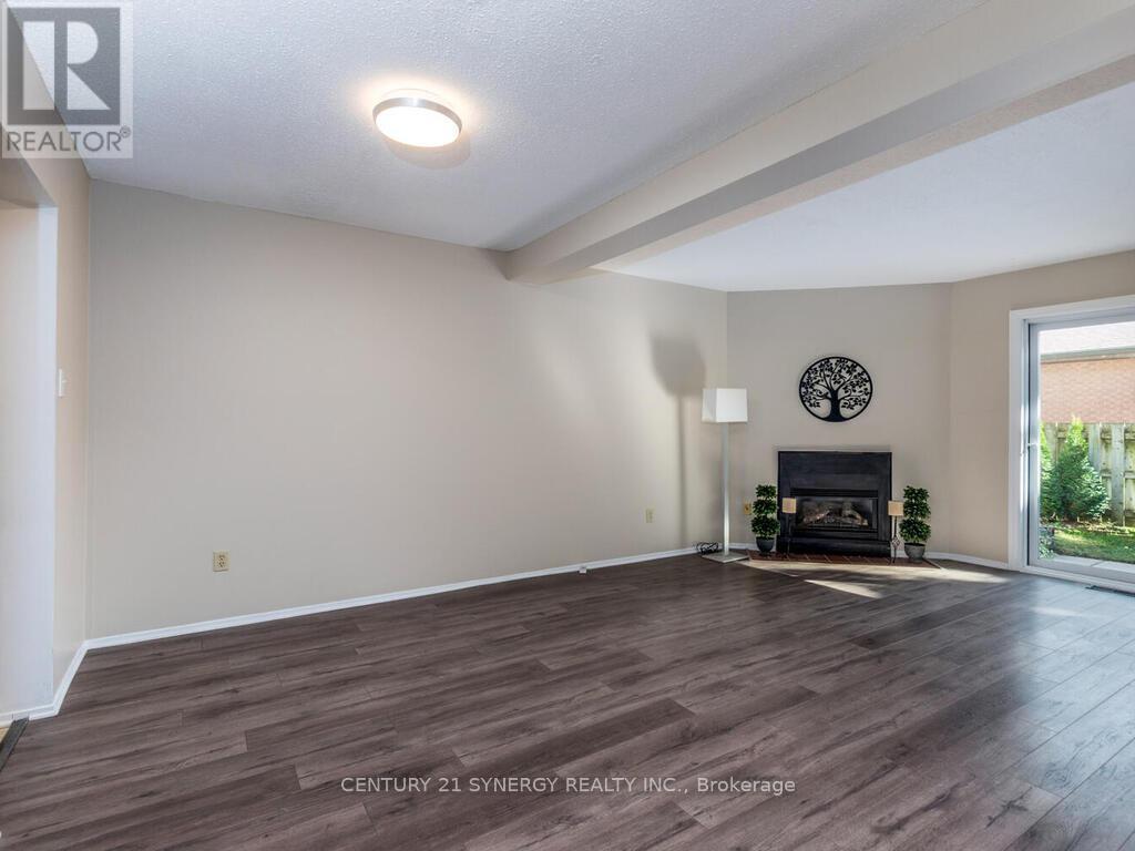 78 Clarkson Crescent, Ottawa, Ontario  K2L 3E2 - Photo 11 - X12444642