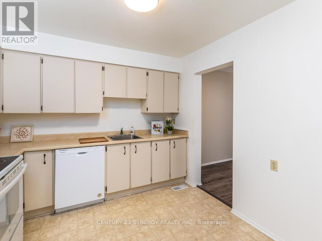 78 Clarkson Crescent, Ottawa, Ontario  K2L 3E2 - Photo 13 - X12444642