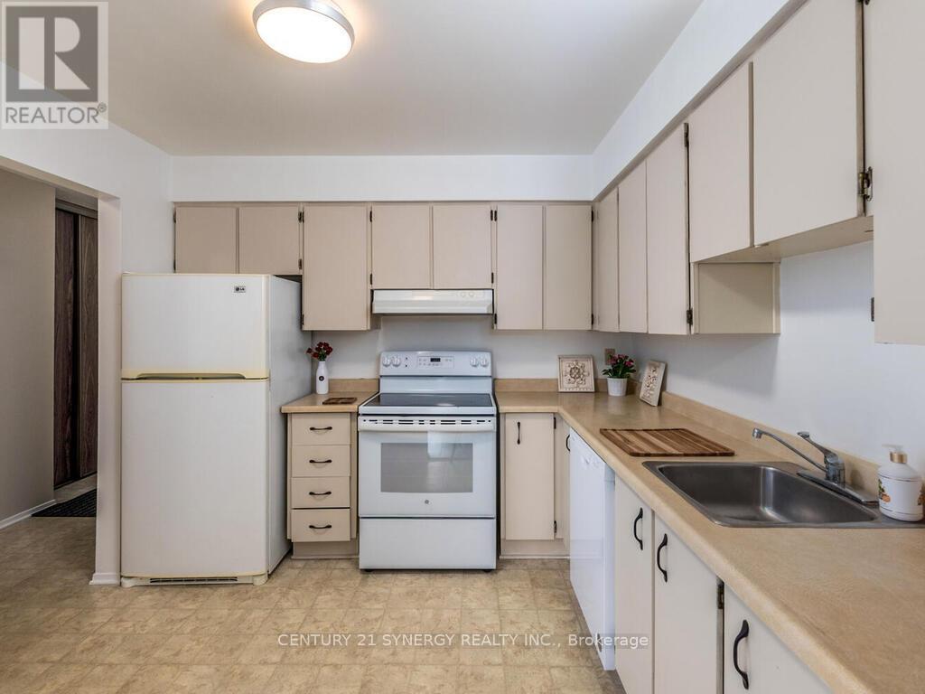 78 Clarkson Crescent, Ottawa, Ontario  K2L 3E2 - Photo 15 - X12444642