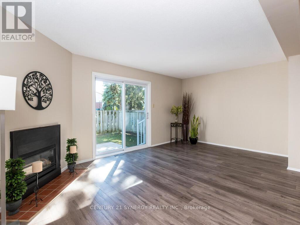 78 Clarkson Crescent, Ottawa, Ontario  K2L 3E2 - Photo 7 - X12444642