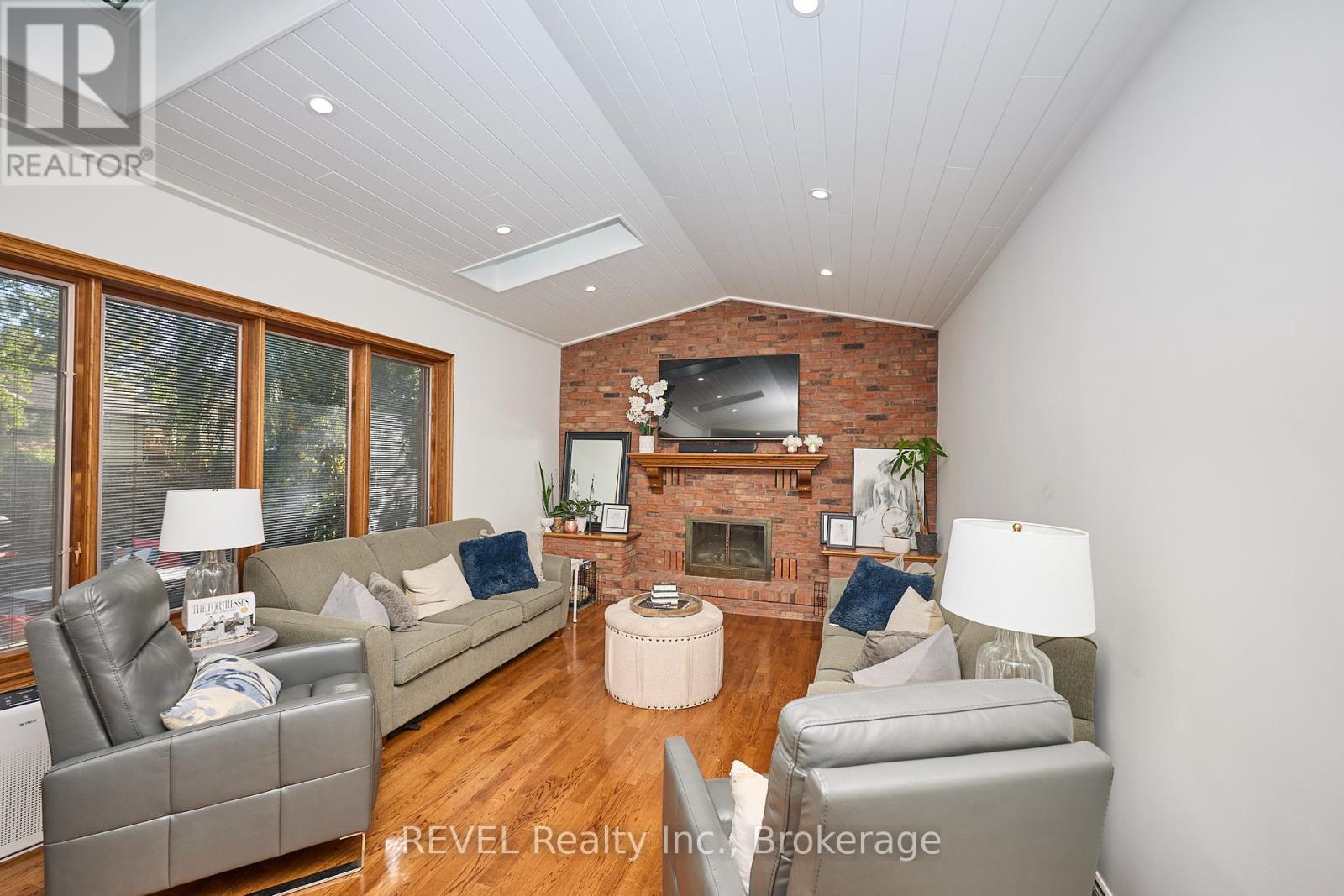 7134 Mount Forest Lane, Niagara Falls (Casey), Ontario  L2J 3Z3 - Photo 12 - X12444645
