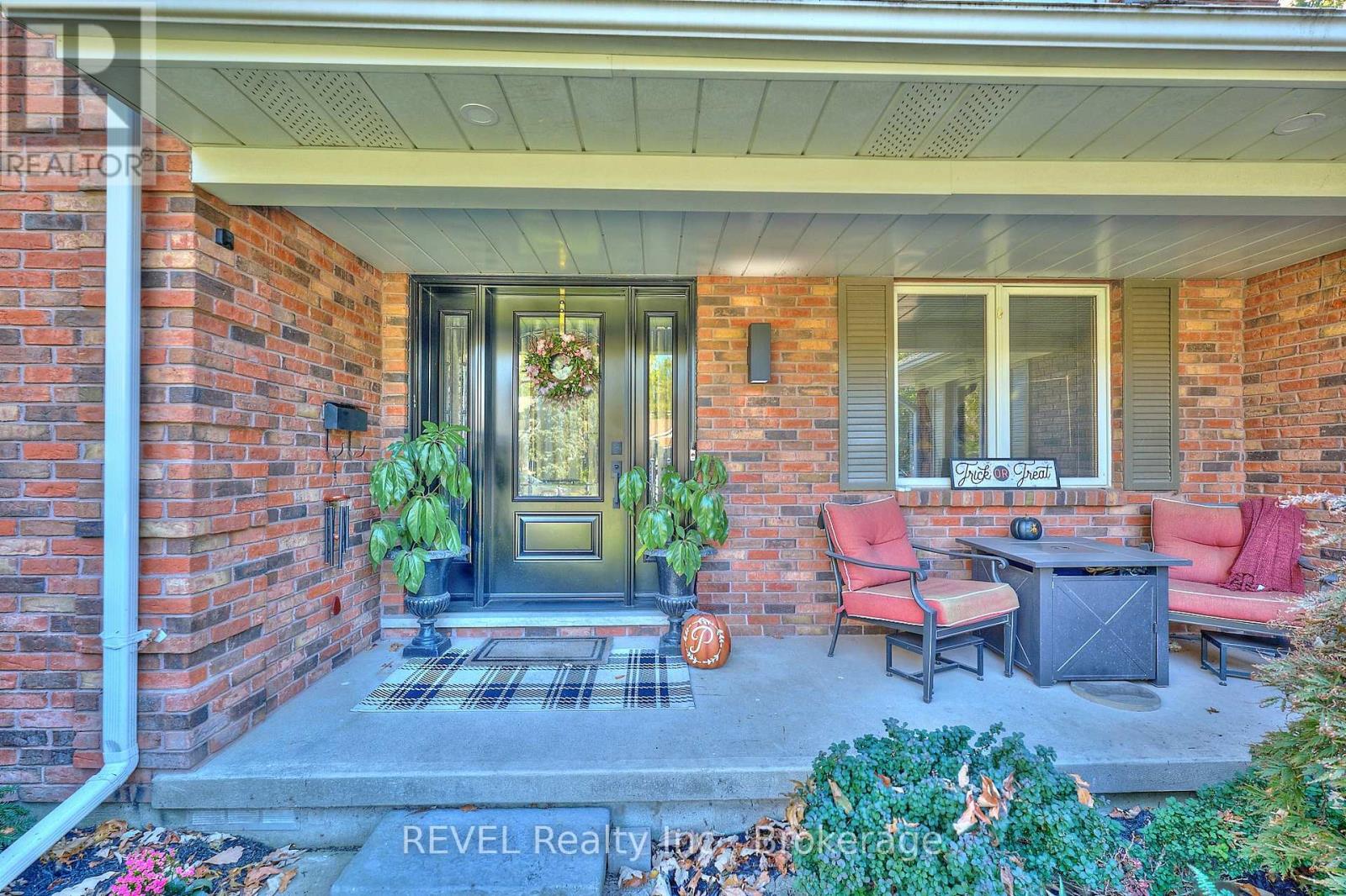 7134 Mount Forest Lane, Niagara Falls (Casey), Ontario  L2J 3Z3 - Photo 2 - X12444645