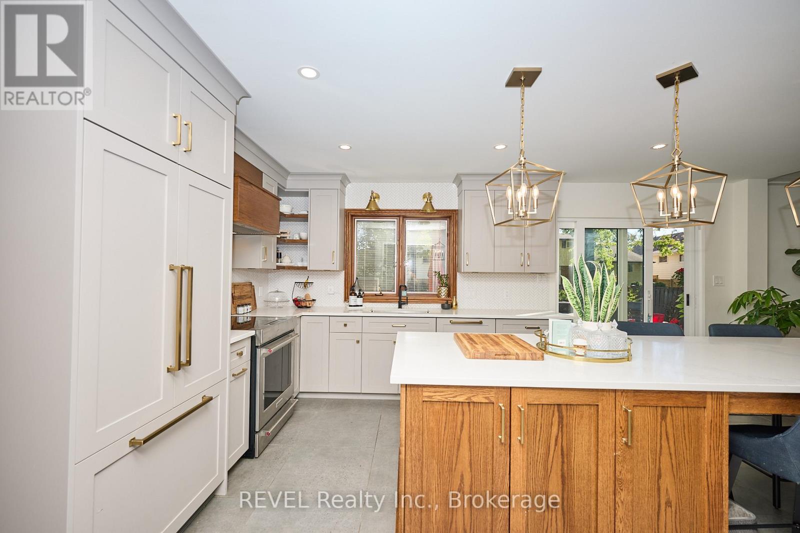 7134 Mount Forest Lane, Niagara Falls (Casey), Ontario  L2J 3Z3 - Photo 9 - X12444645