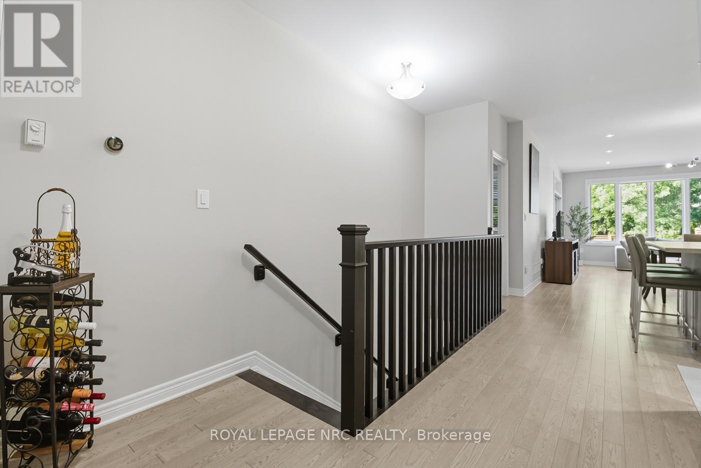 13 Andrew Lane, Thorold (Hurricane/merrittville), Ontario  L2V 0V3 - Photo 10 - X12444656