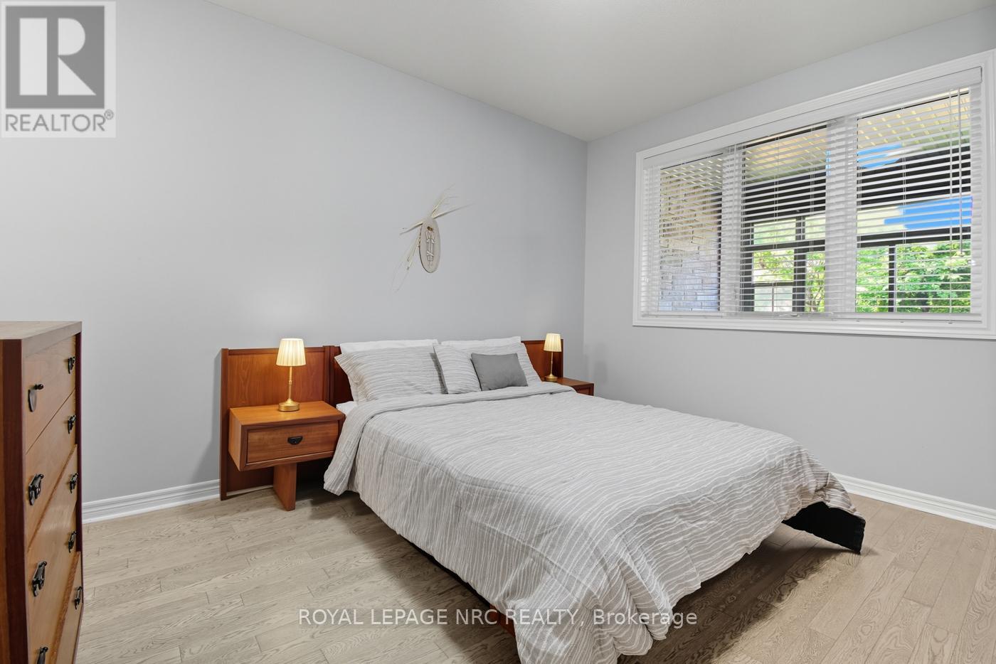 13 Andrew Lane, Thorold (Hurricane/merrittville), Ontario  L2V 0V3 - Photo 25 - X12444656