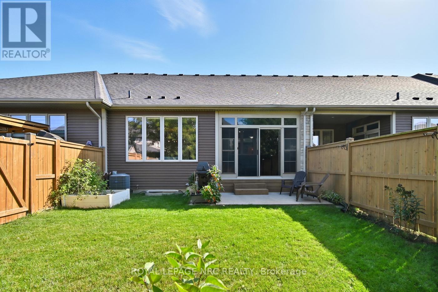 13 Andrew Lane, Thorold (Hurricane/merrittville), Ontario  L2V 0V3 - Photo 33 - X12444656