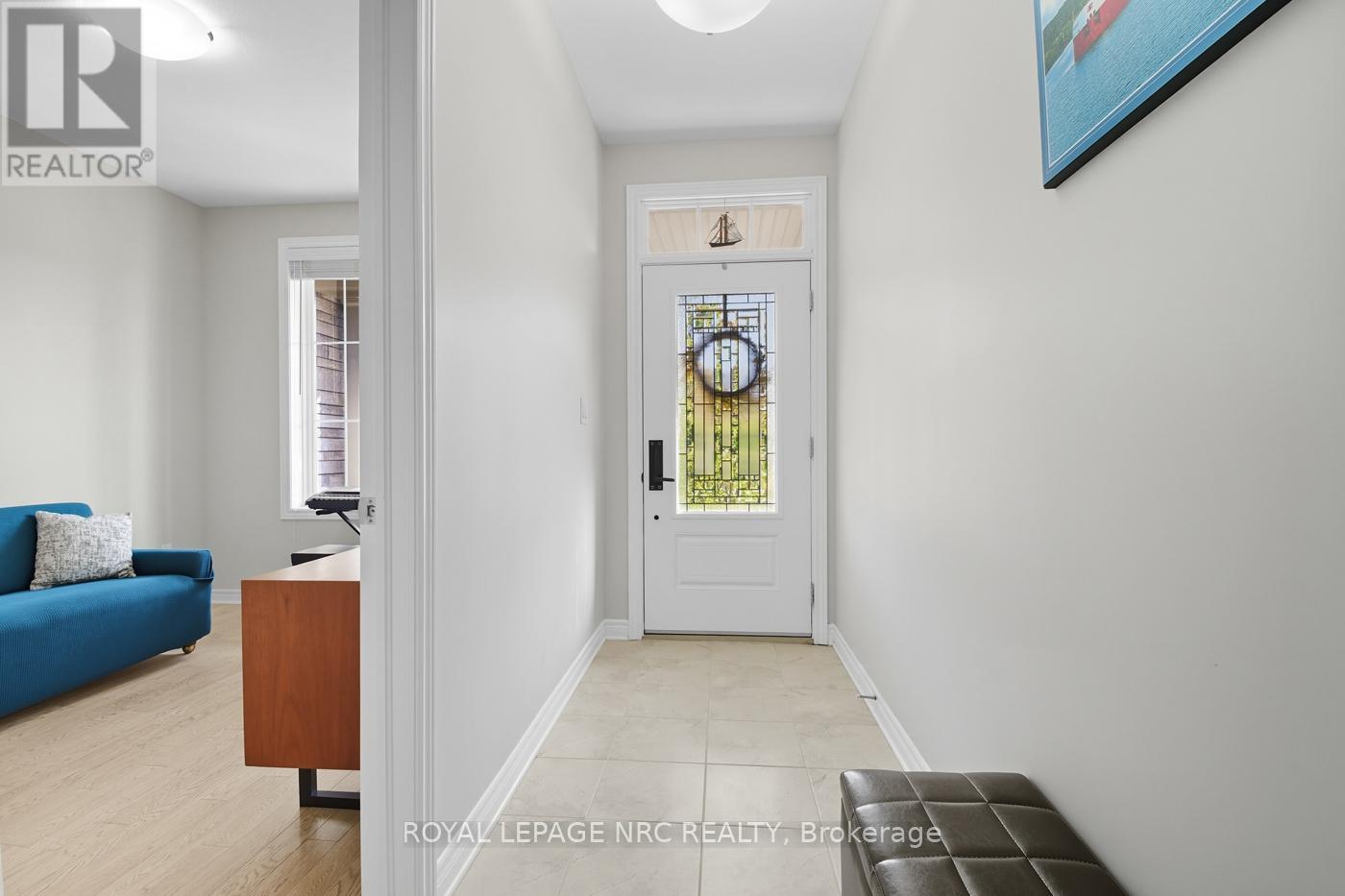 13 Andrew Lane, Thorold (Hurricane/merrittville), Ontario  L2V 0V3 - Photo 4 - X12444656