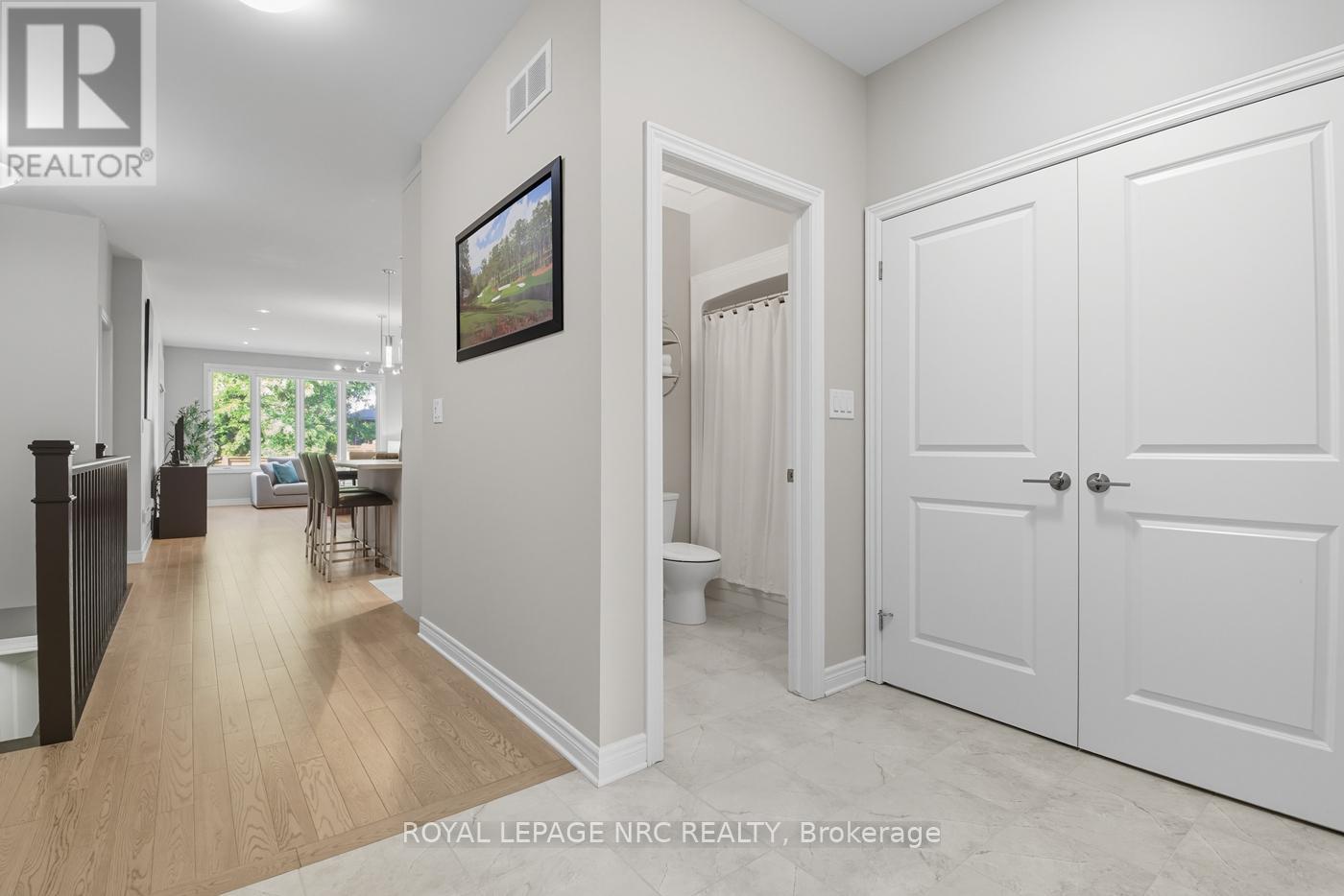 13 Andrew Lane, Thorold (Hurricane/merrittville), Ontario  L2V 0V3 - Photo 6 - X12444656