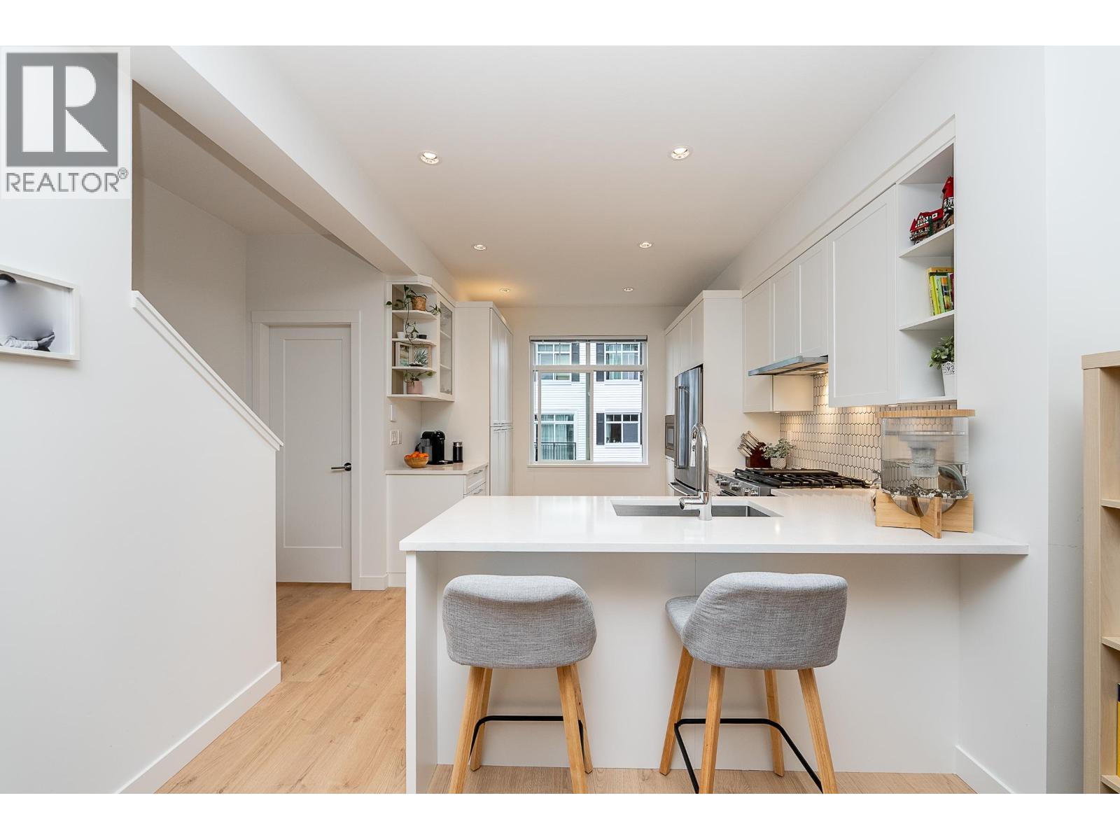 142 1220 Rocklin Street, Coquitlam, British Columbia  V3B 0R6 - Photo 3 - R3055334