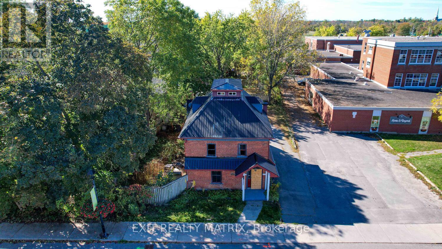 310 Prescott Street, North Grenville, Ontario  K0G 1J0 - Photo 4 - X12444653