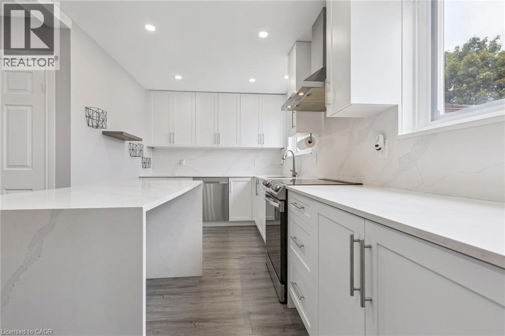 122 Mooregate Crescent, Kitchener, Ontario  N2M 2G1 - Photo 14 - 40776399