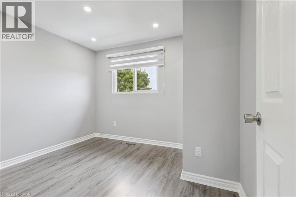 122 Mooregate Crescent, Kitchener, Ontario  N2M 2G1 - Photo 28 - 40776399