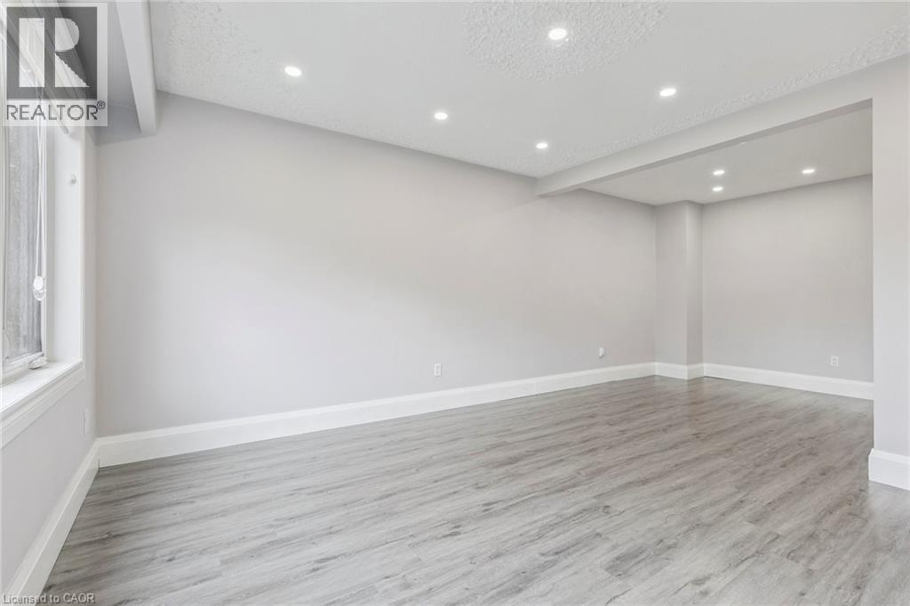 122 Mooregate Crescent, Kitchener, Ontario  N2M 2G1 - Photo 6 - 40776399