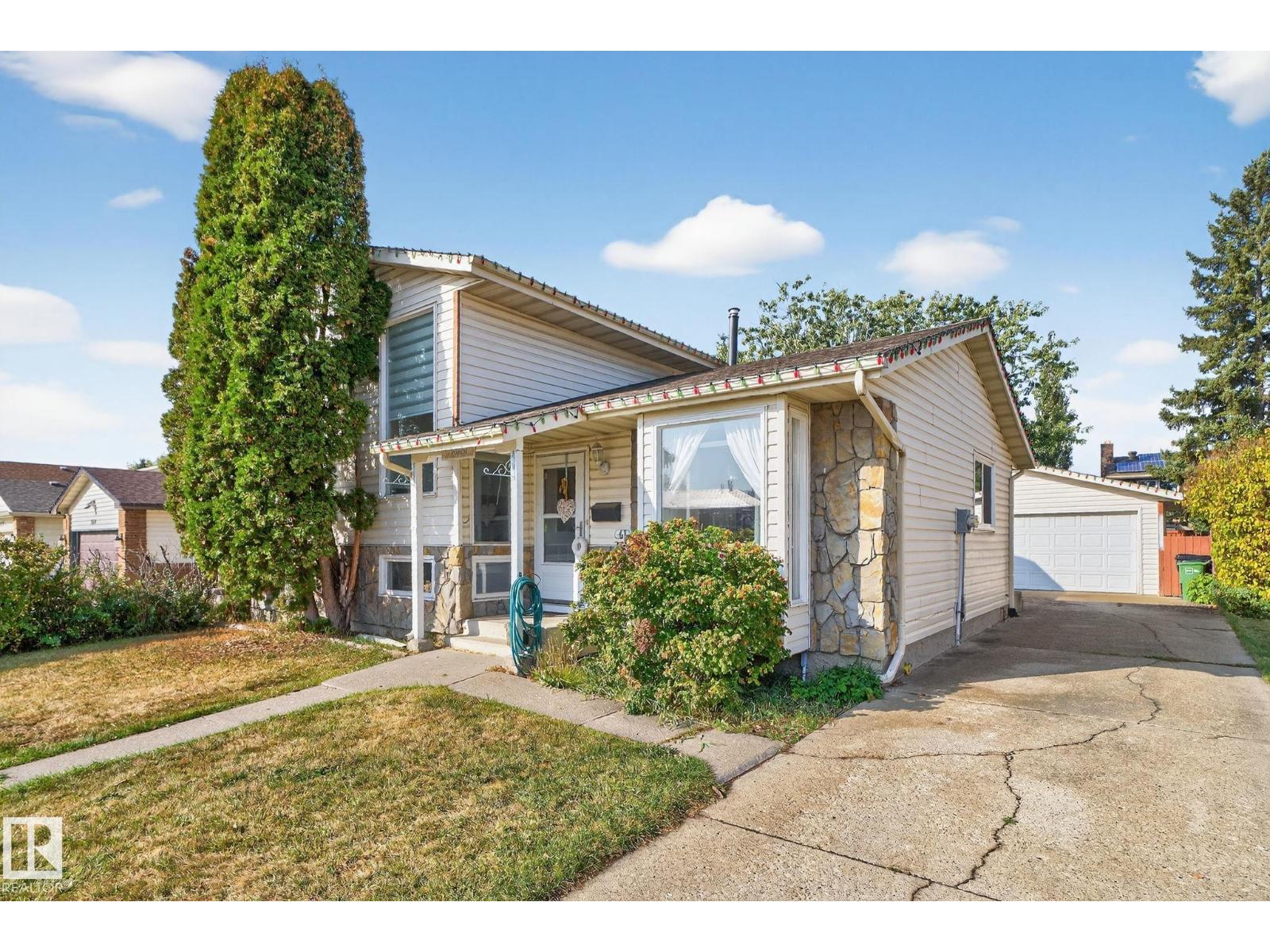 3608 51 St Nw, Edmonton, Alberta  T6L 1C6 - Photo 2 - E4460790