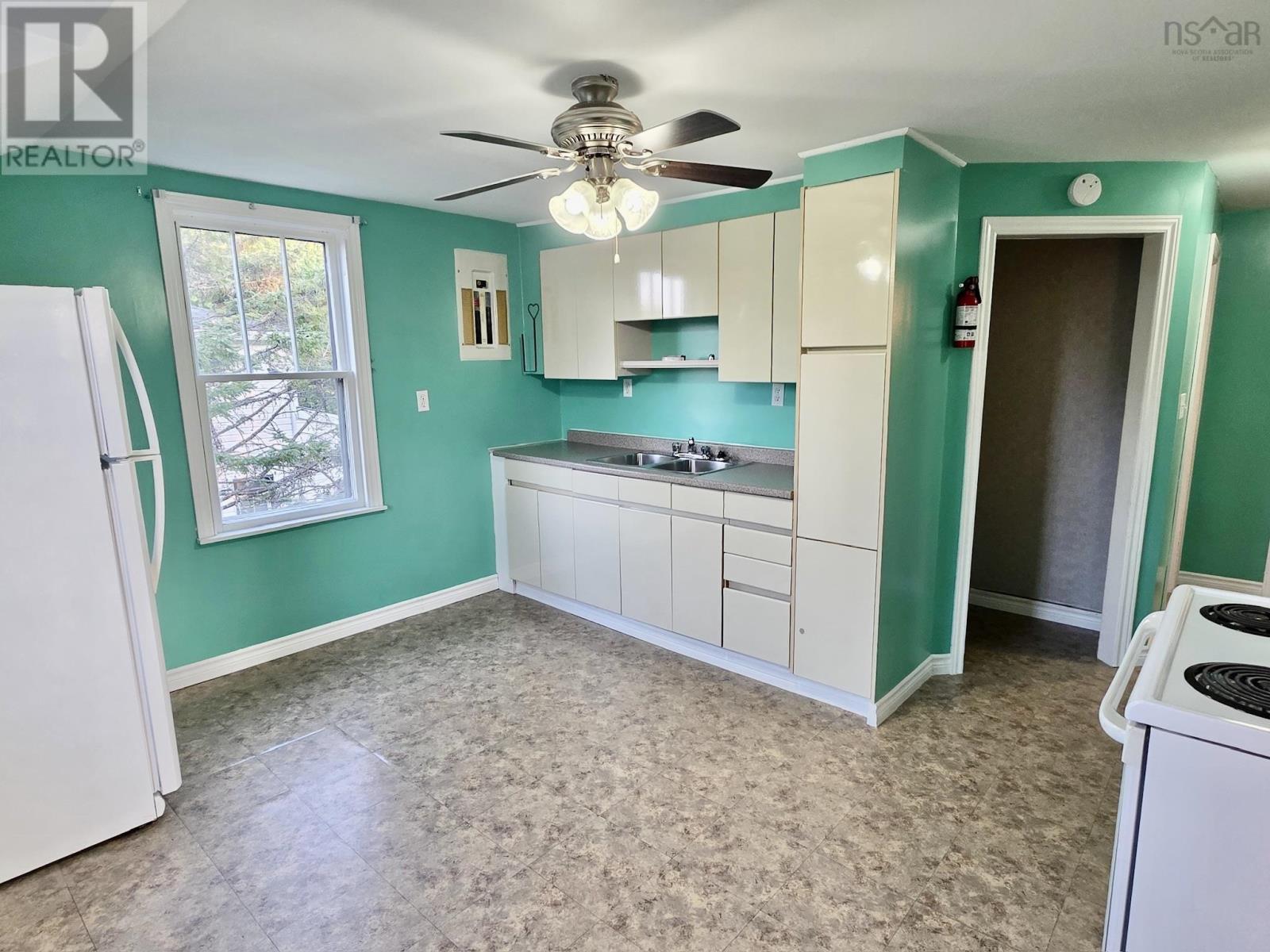 1544 St Margarets Bay Road, Timberlea, Nova Scotia  B3T 1A9 - Photo 19 - 202523823