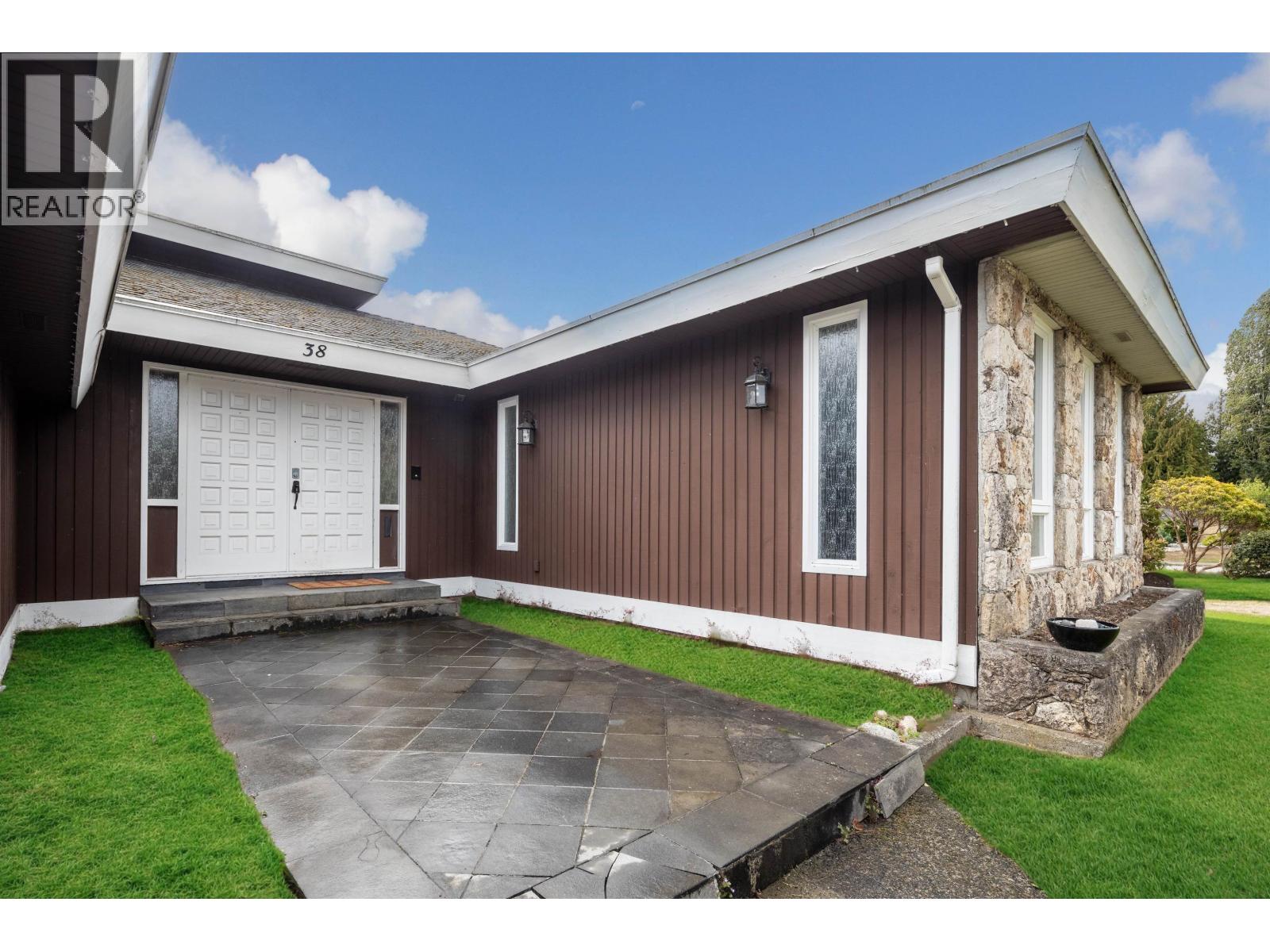38 Deerfield Drive, Delta, British Columbia  V4M 2W9 - Photo 2 - R3008825