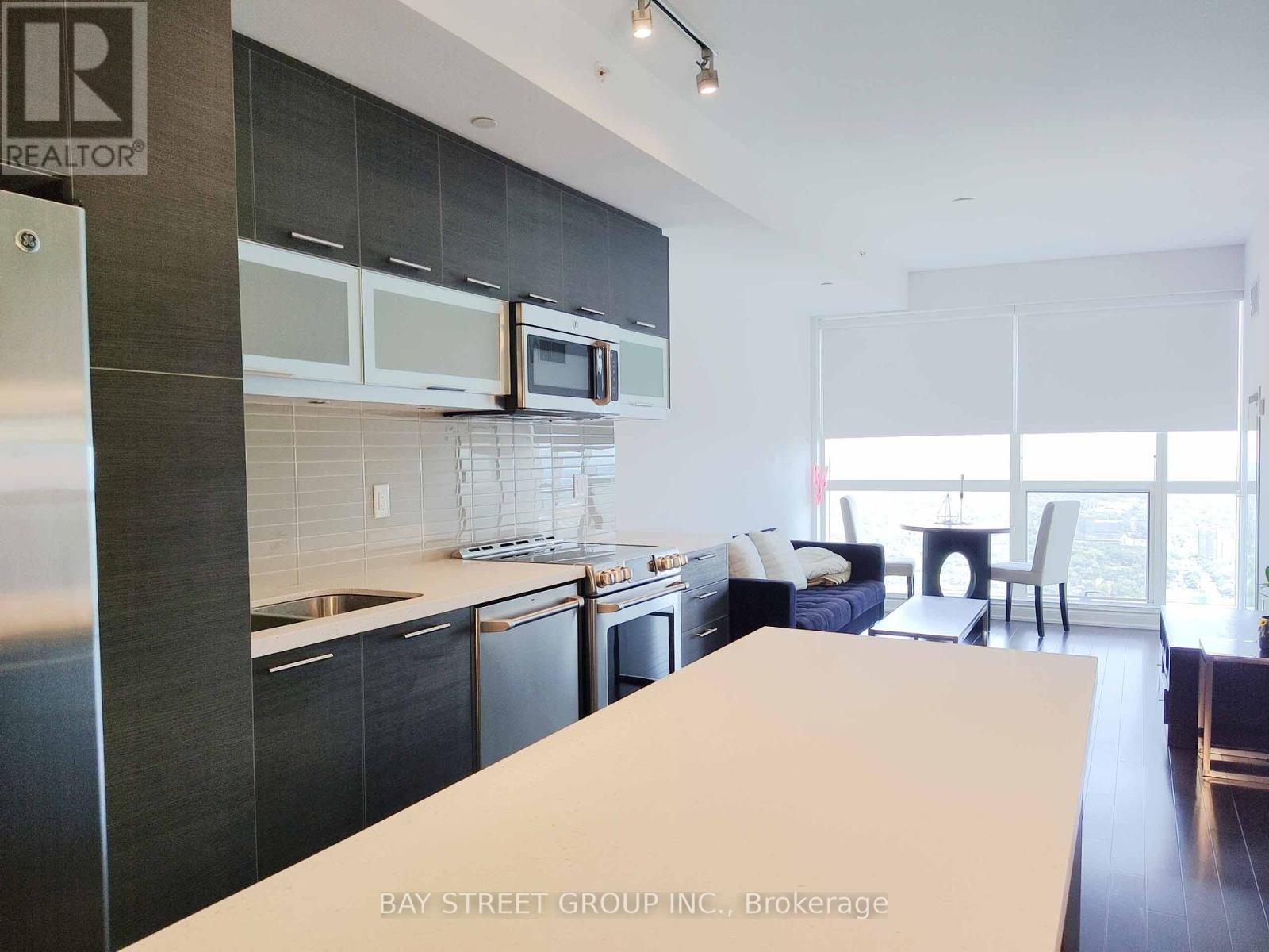 6704 - 388 YONGE STREET, Toronto, Ontario