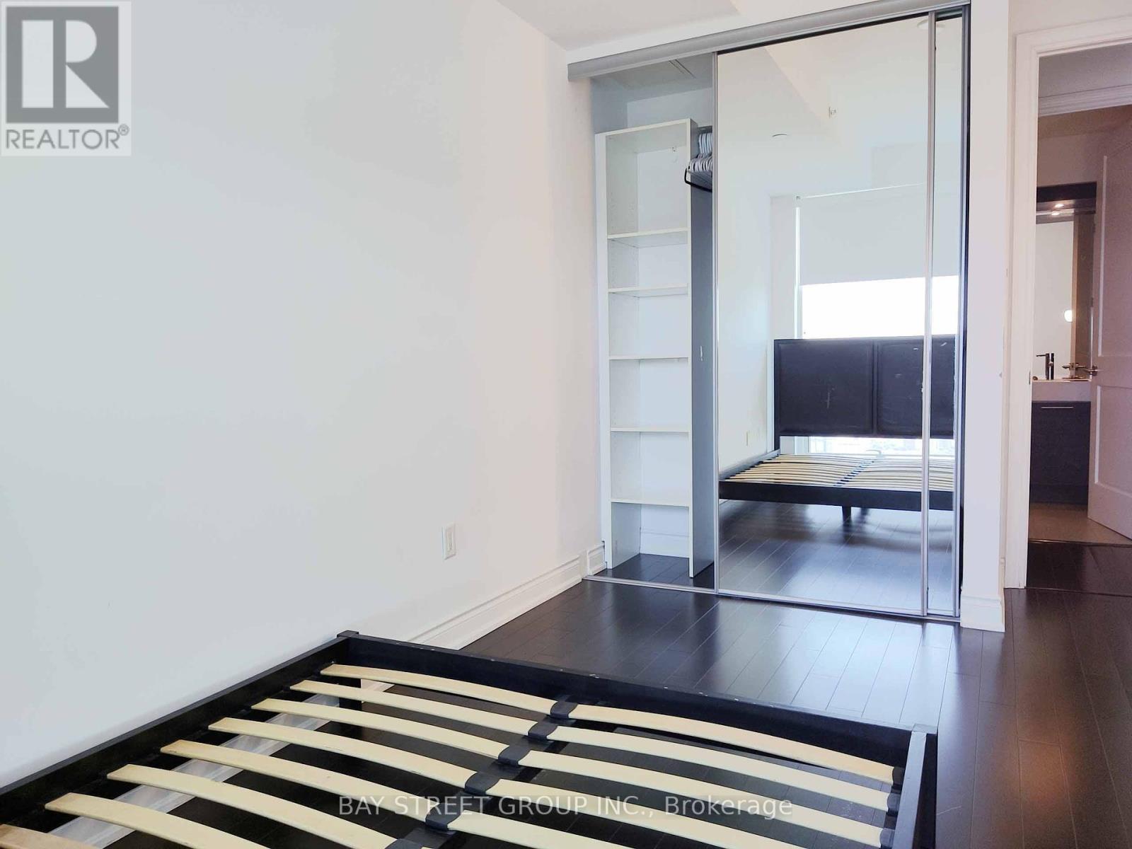 6704 - 388 Yonge Street, Toronto, Ontario  M5B 0A4 - Photo 11 - C12444644