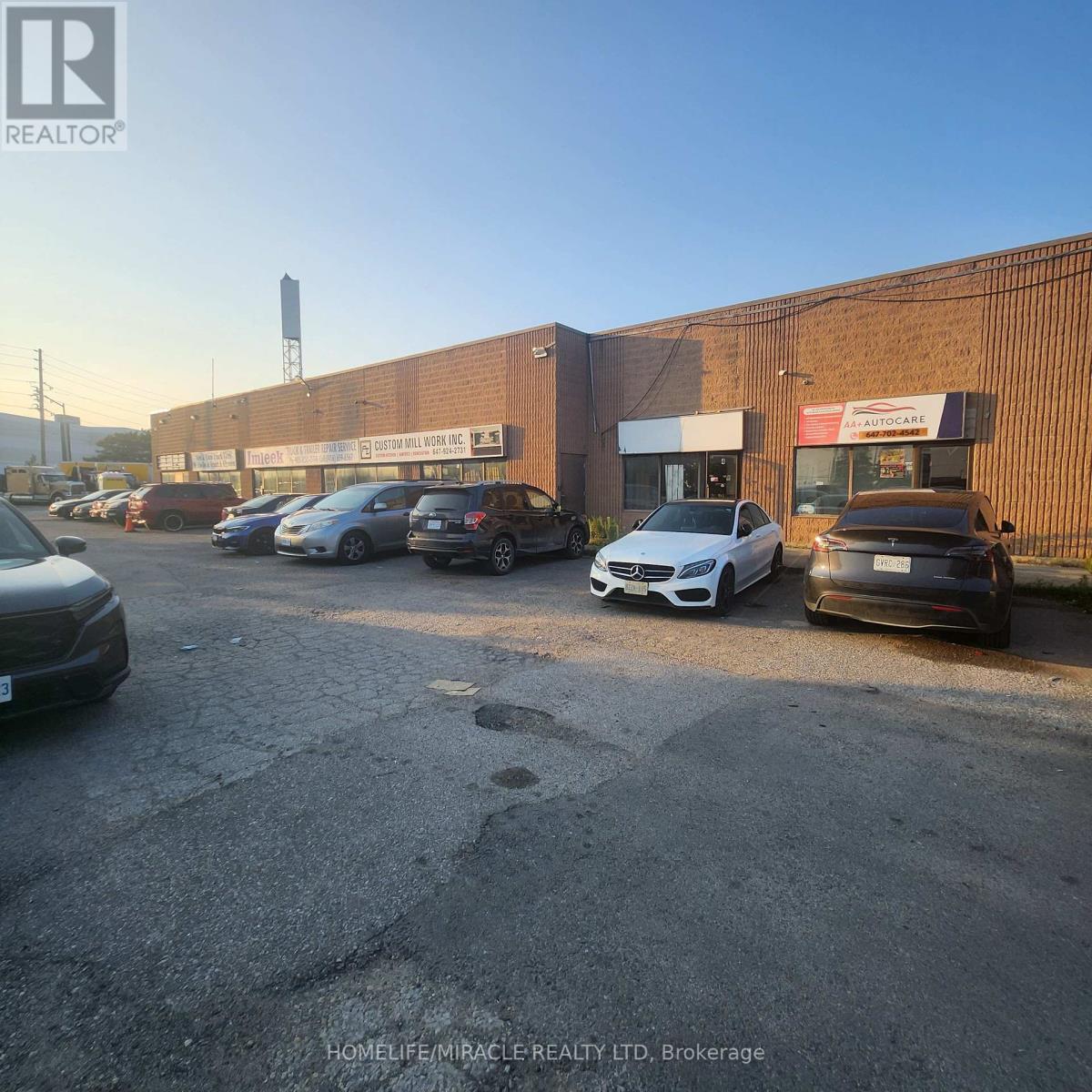 4 - 6720 Highway 7, Vaughan (West Woodbridge Industrial Area), Ontario  L4L 1A5 - Photo 2 - N12444648