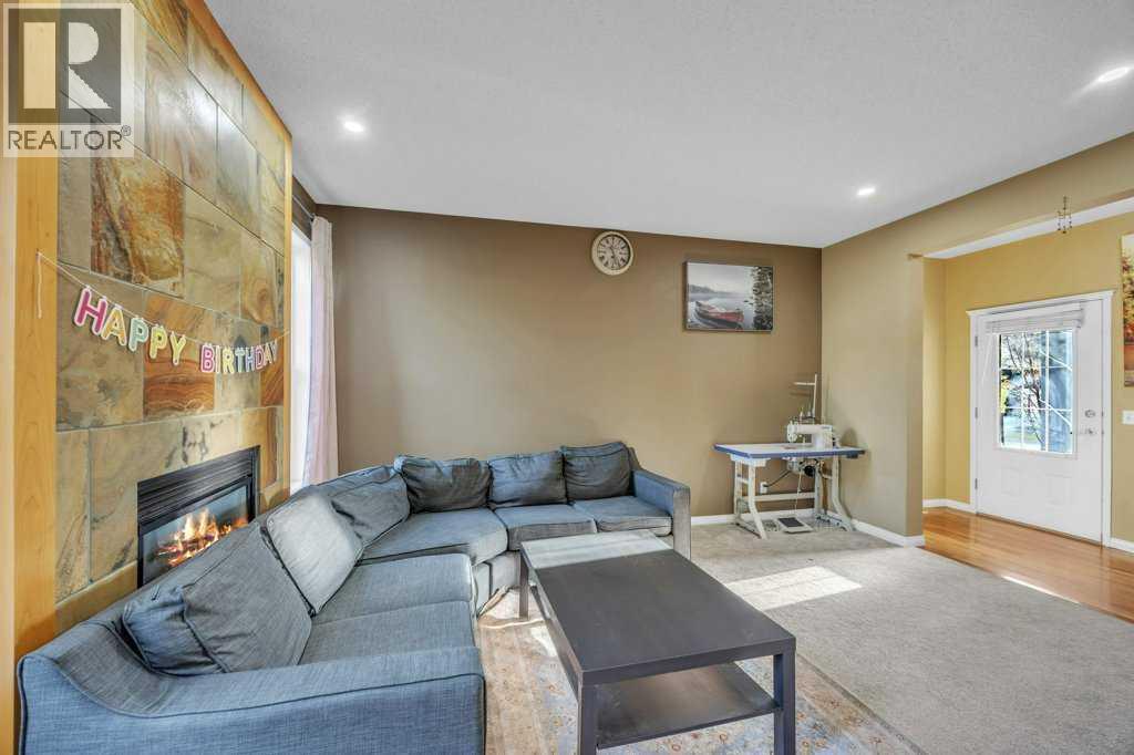 550 Cooperfield Boulevard Se, Calgary, Alberta  T2P 3W2 - Photo 5 - A2261732