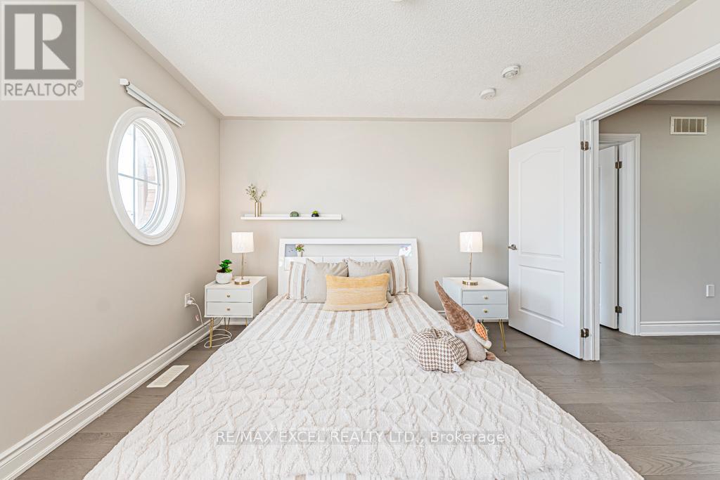 6 Heritage Street, Bradford West Gwillimbury, Ontario  L3Z 0X5 - Photo 21 - N12420414