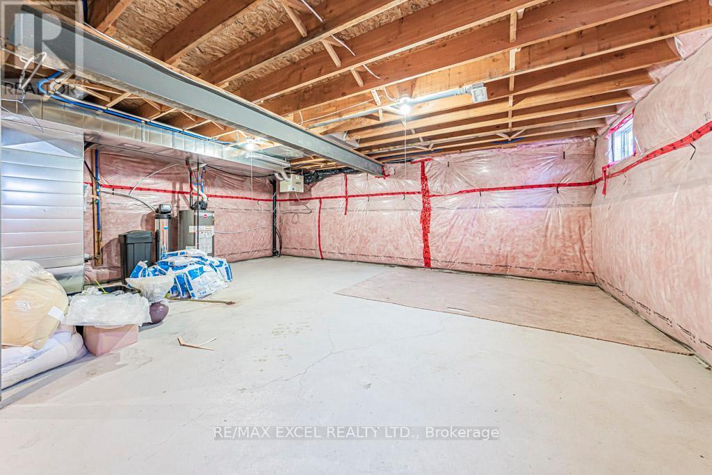 6 Heritage Street, Bradford West Gwillimbury, Ontario  L3Z 0X5 - Photo 32 - N12420414