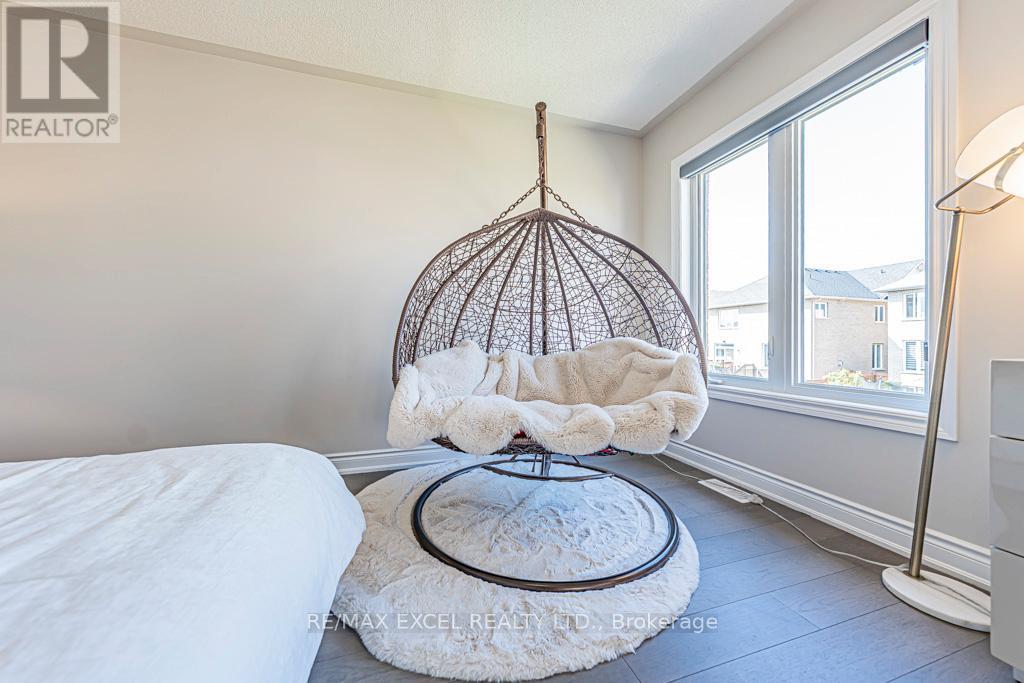 6 Heritage Street, Bradford West Gwillimbury, Ontario  L3Z 0X5 - Photo 17 - N12420414