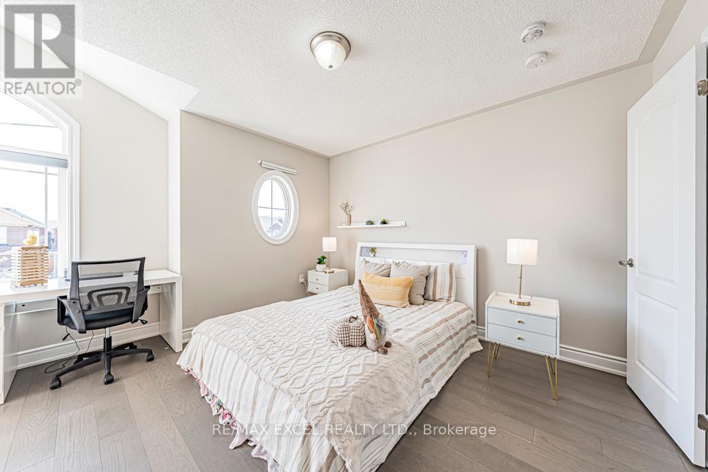6 Heritage Street, Bradford West Gwillimbury, Ontario  L3Z 0X5 - Photo 19 - N12420414