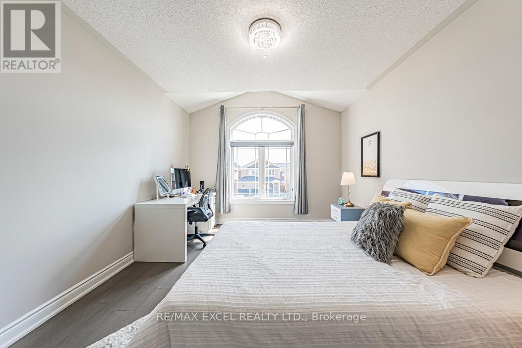 6 Heritage Street, Bradford West Gwillimbury, Ontario  L3Z 0X5 - Photo 24 - N12420414
