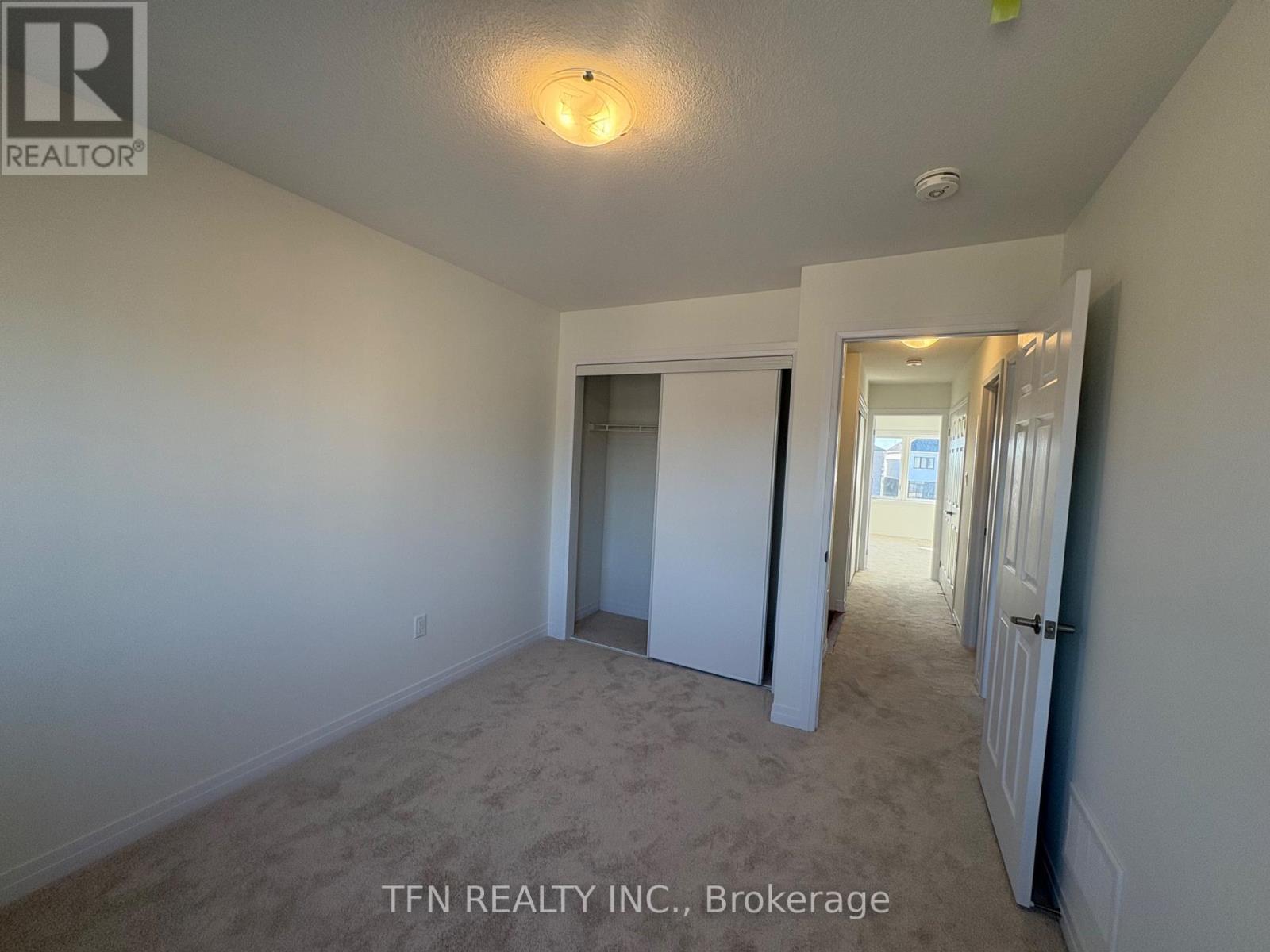28 Canvas Crescent, Welland, Ontario  L3B 0P4 - Photo 8 - X12365434