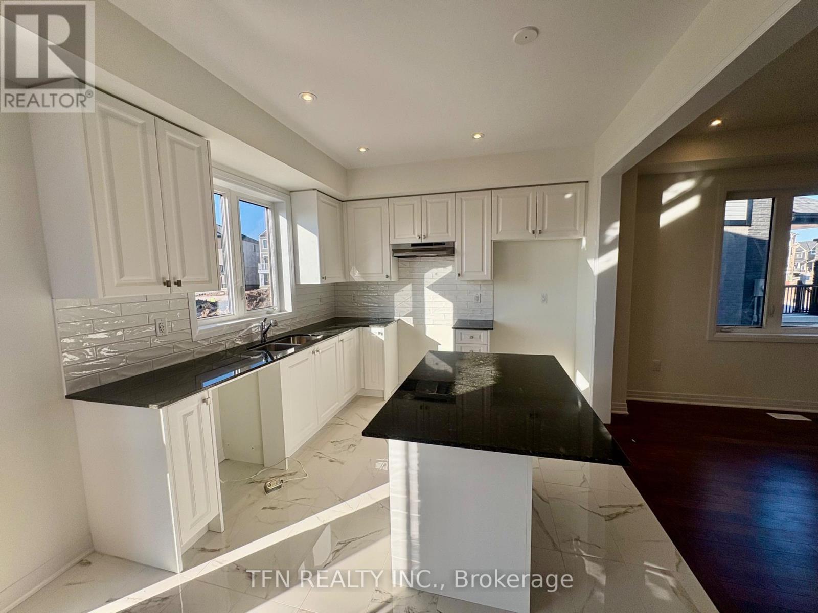 28 Canvas Crescent, Welland, Ontario  L3B 0P4 - Photo 6 - X12365434